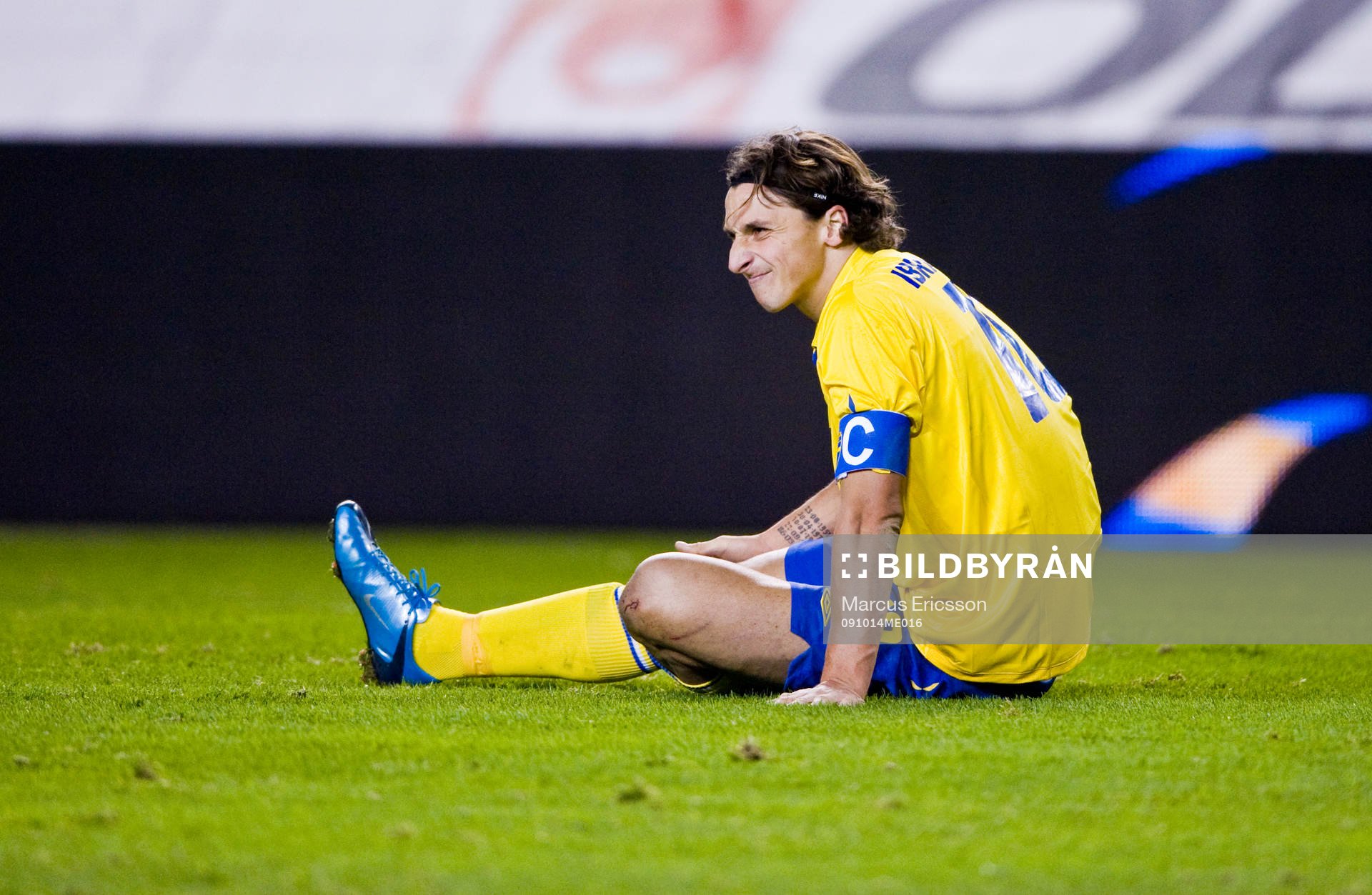 Zlatan Ibrahimovic, med ont knä. Smärta, skada