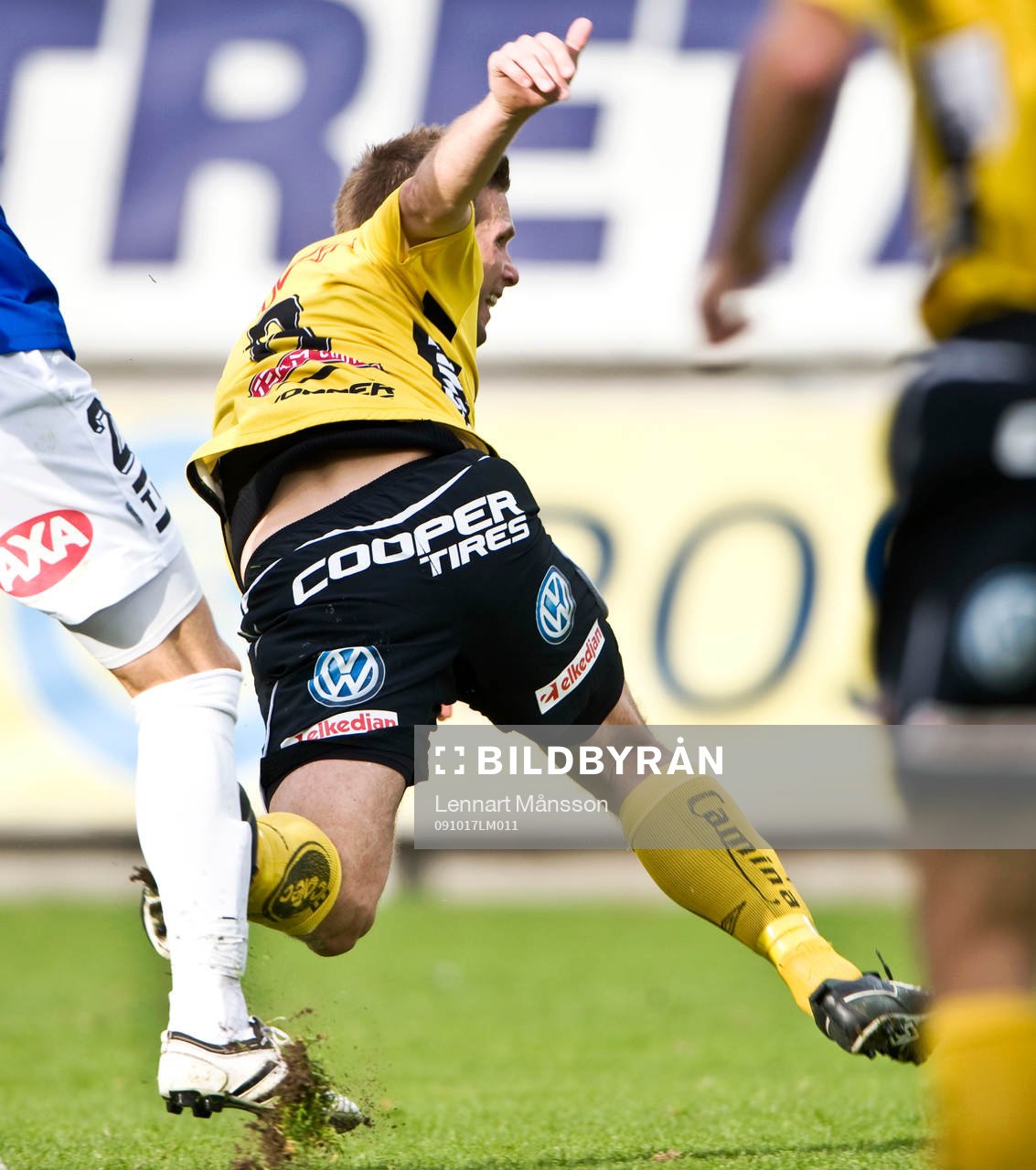 Anders Svensson, Elfsborg, faller, blir fälld