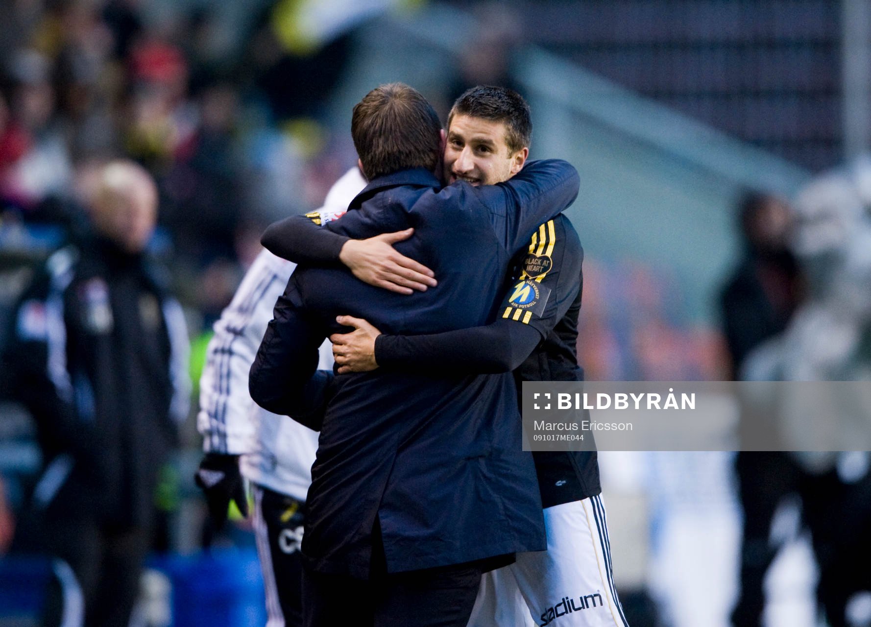 Gabriel Özkan och Mikael Stahre, tränare, AIK