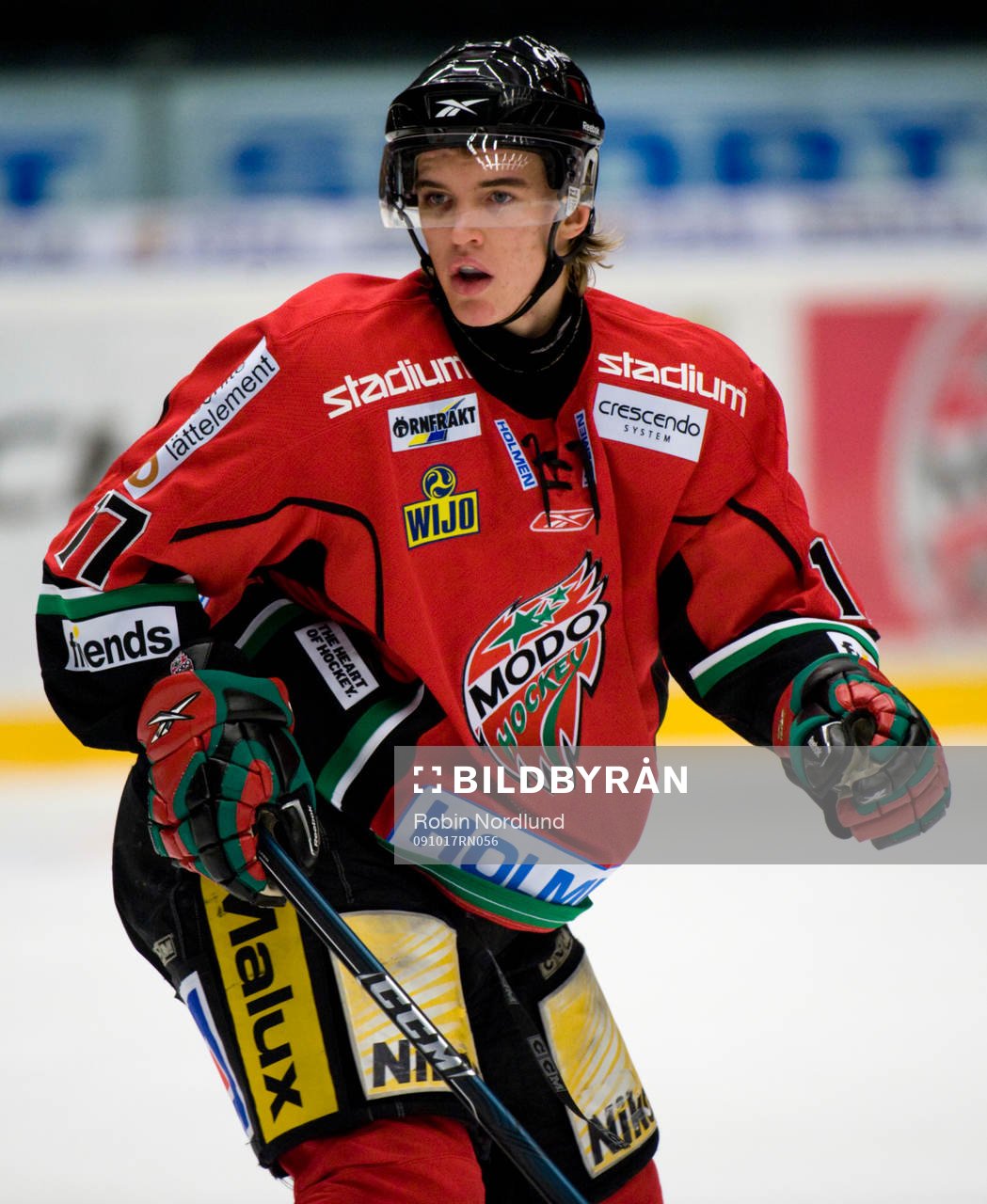 Eddie Larsson, Modo