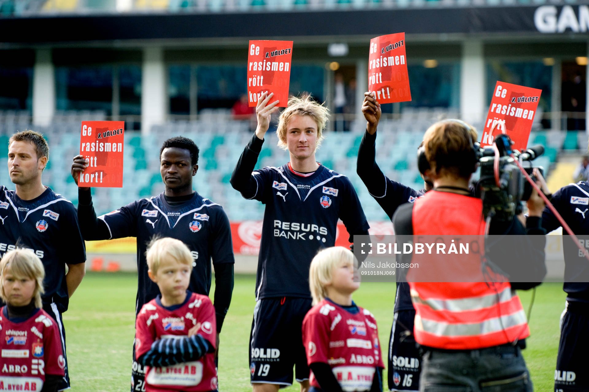 Ge rasismen och våldet rött kort, Isaac Chansa, Rasmus Jönsson, Helsingborg.