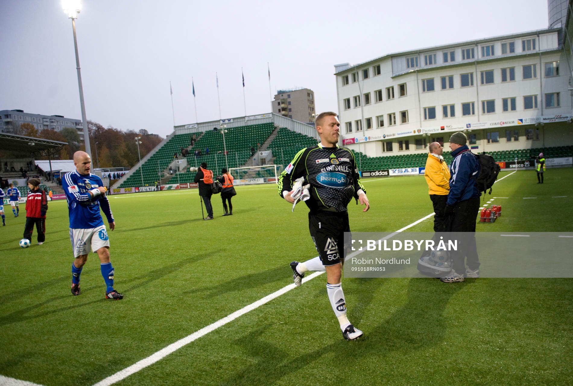 Fredrik Sundfors, Målvakt, Sundsvall och Jonas