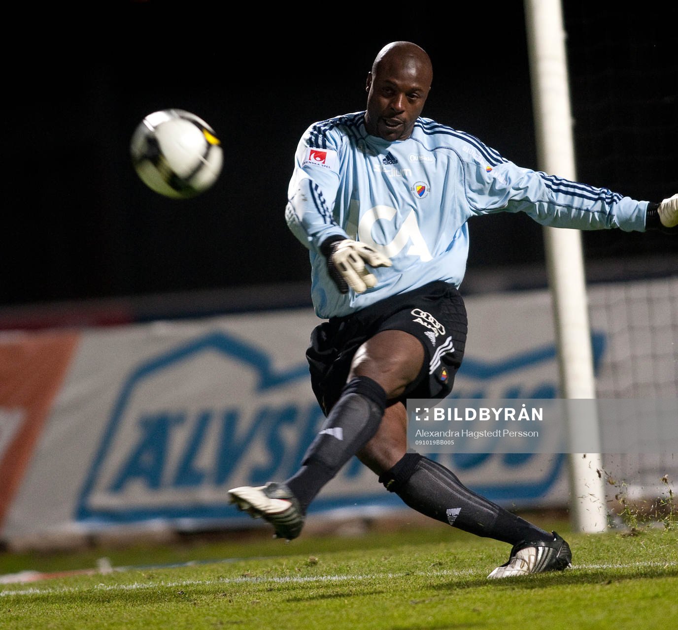 Pa Dembo Touray, målvakt, Djurgården