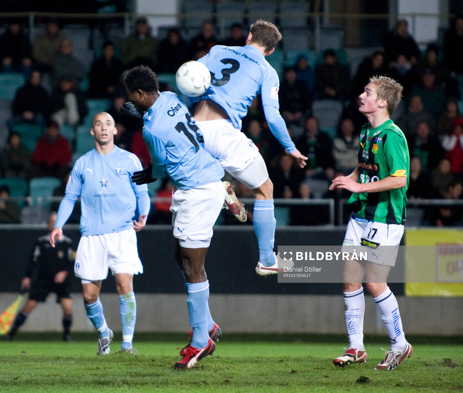 Edward Ofere, Robert Åhman Persson, Malmö FF, går på
