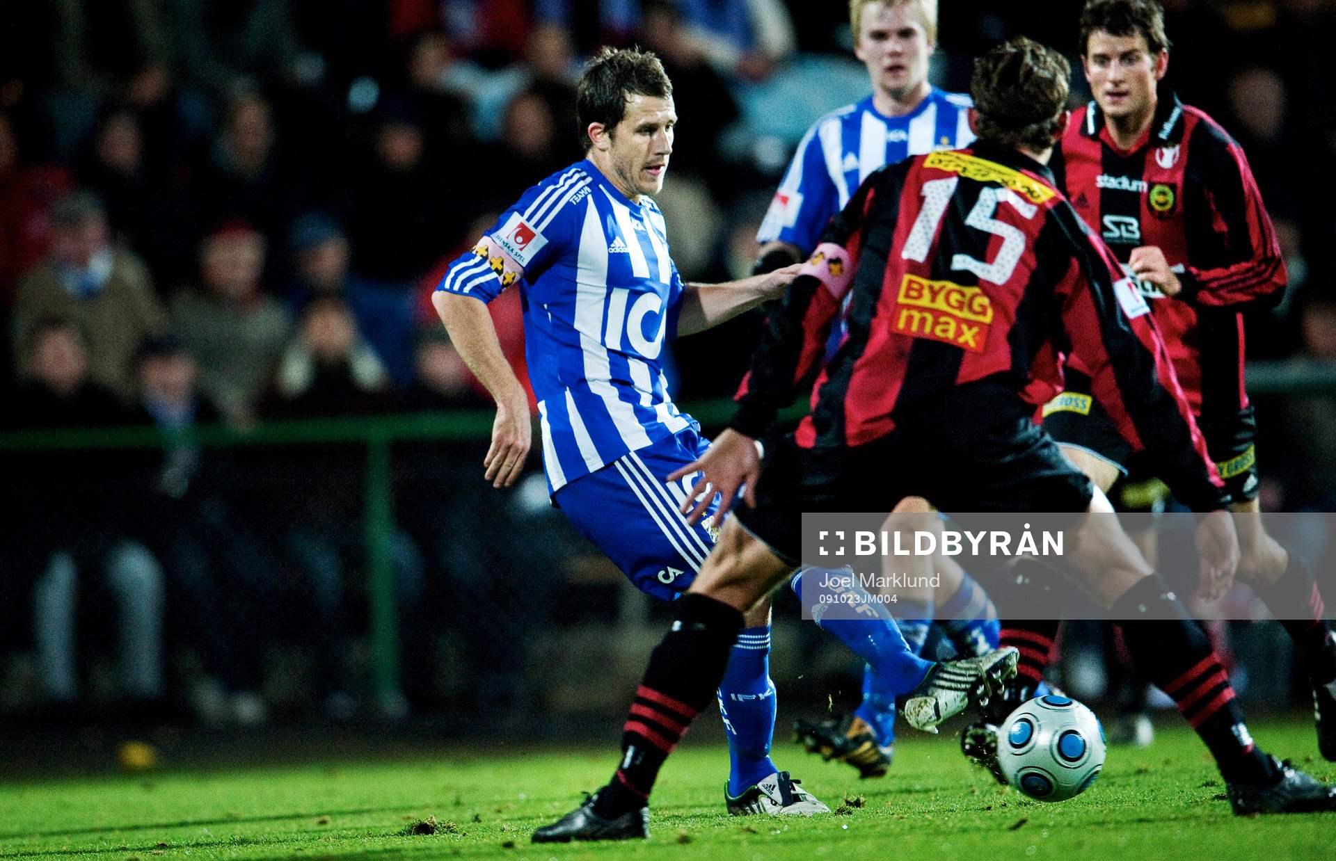 Tobias Hysén, IFK Göteborg, passar bollen
