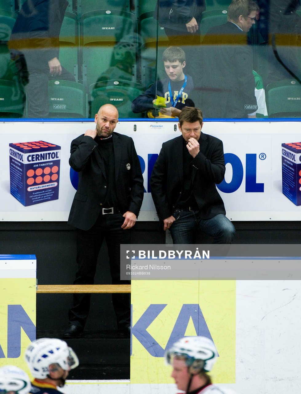 Tommy Sjödin och Gunnar Persson, tränare, depp