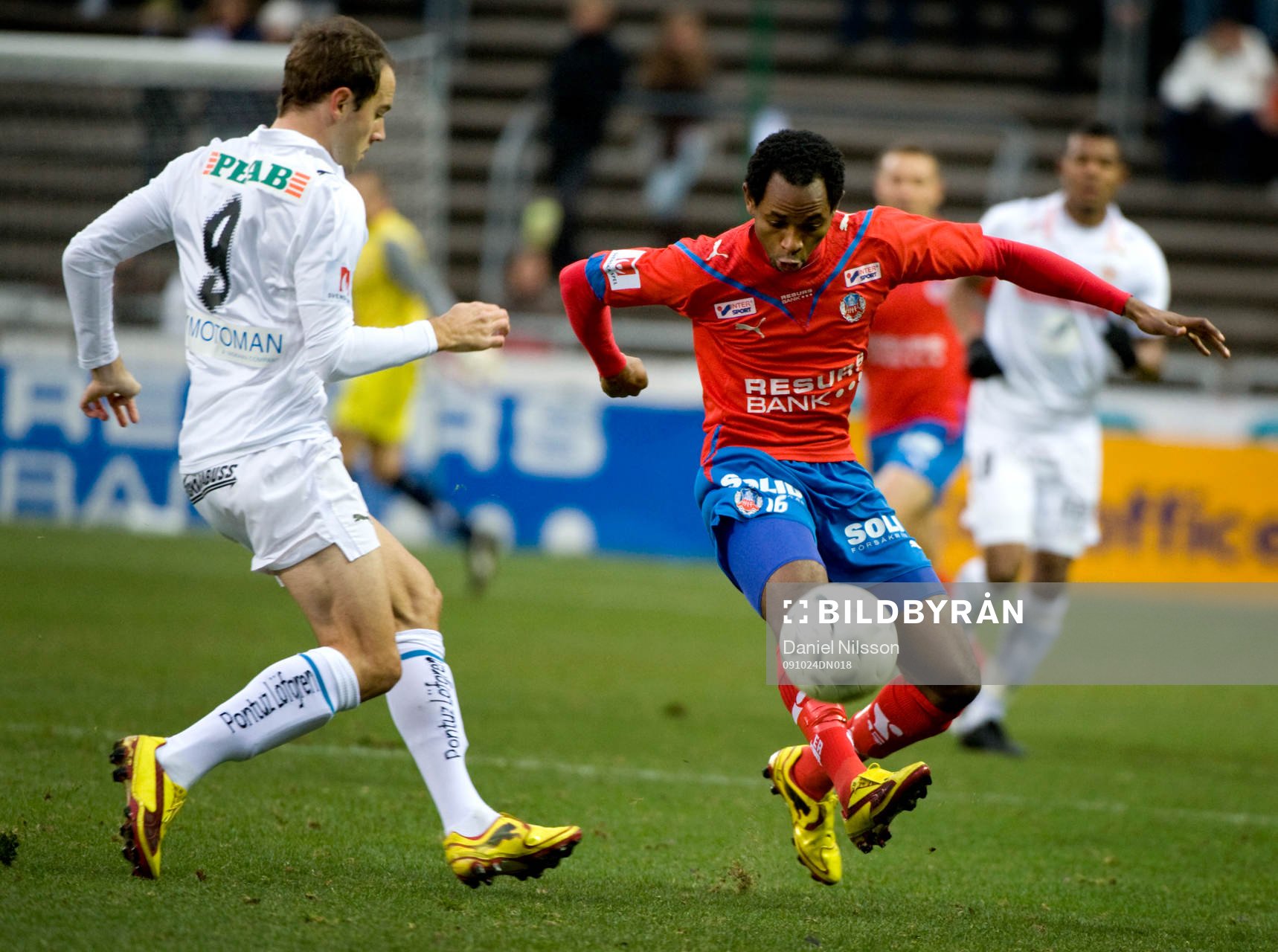 René Makondele, Helsingborg och Stefan Larsson, Kalmar