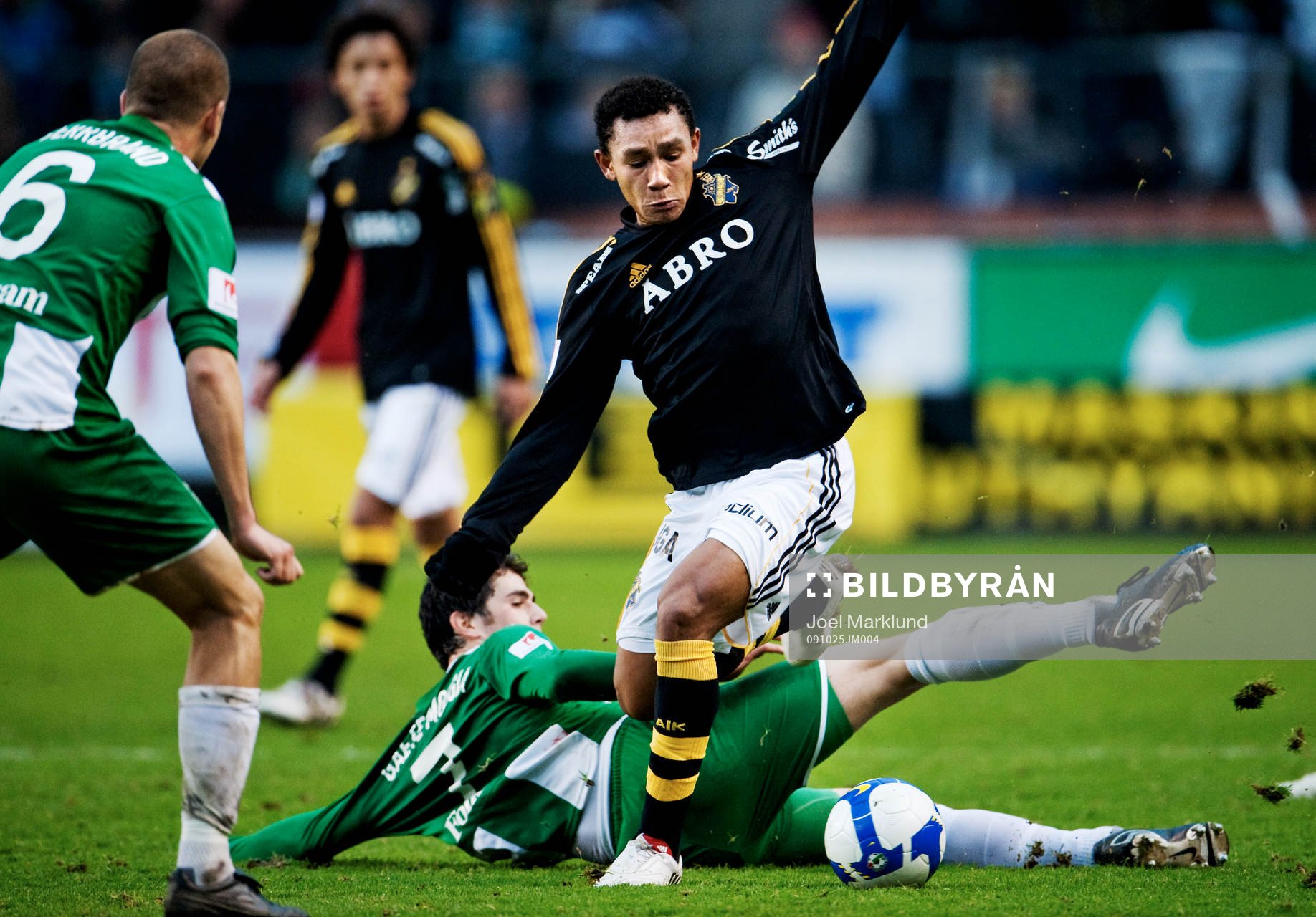Antonio Flavio, AIK, avvärjer en attack