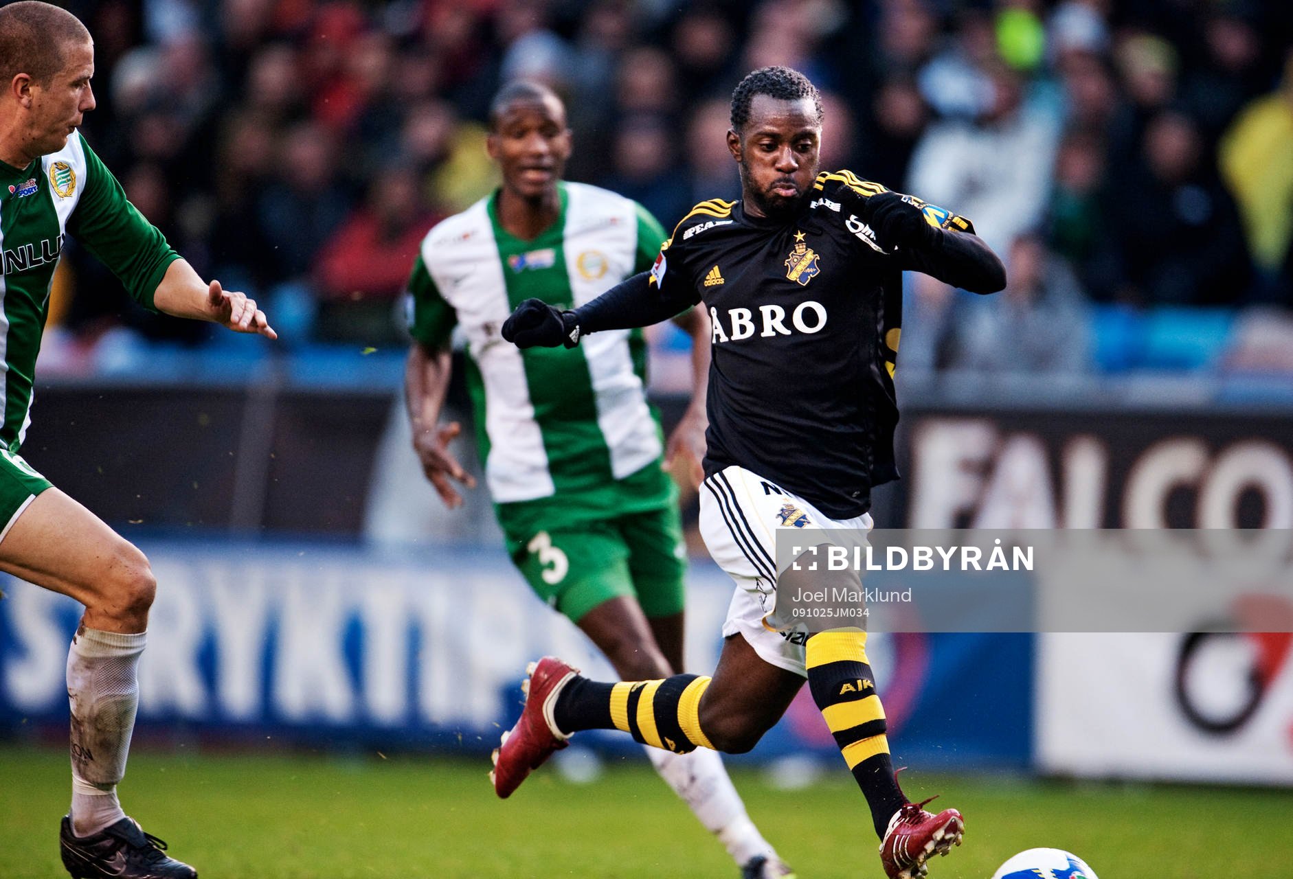 Dulee Johnson, AIK, avancerar framåt
