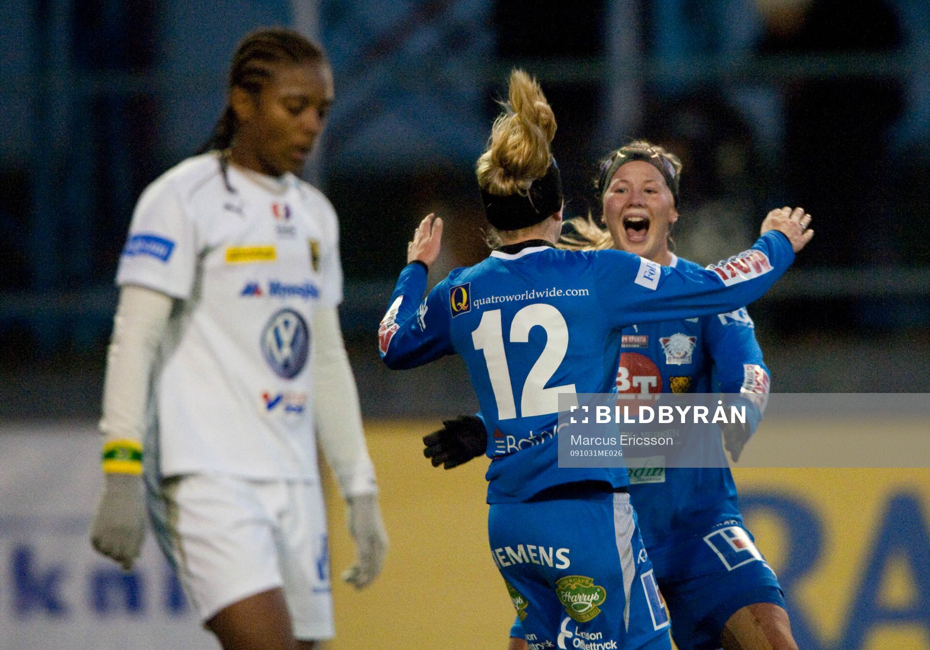 Petra Larsson jubel med Tilda Heimersson, Linköping