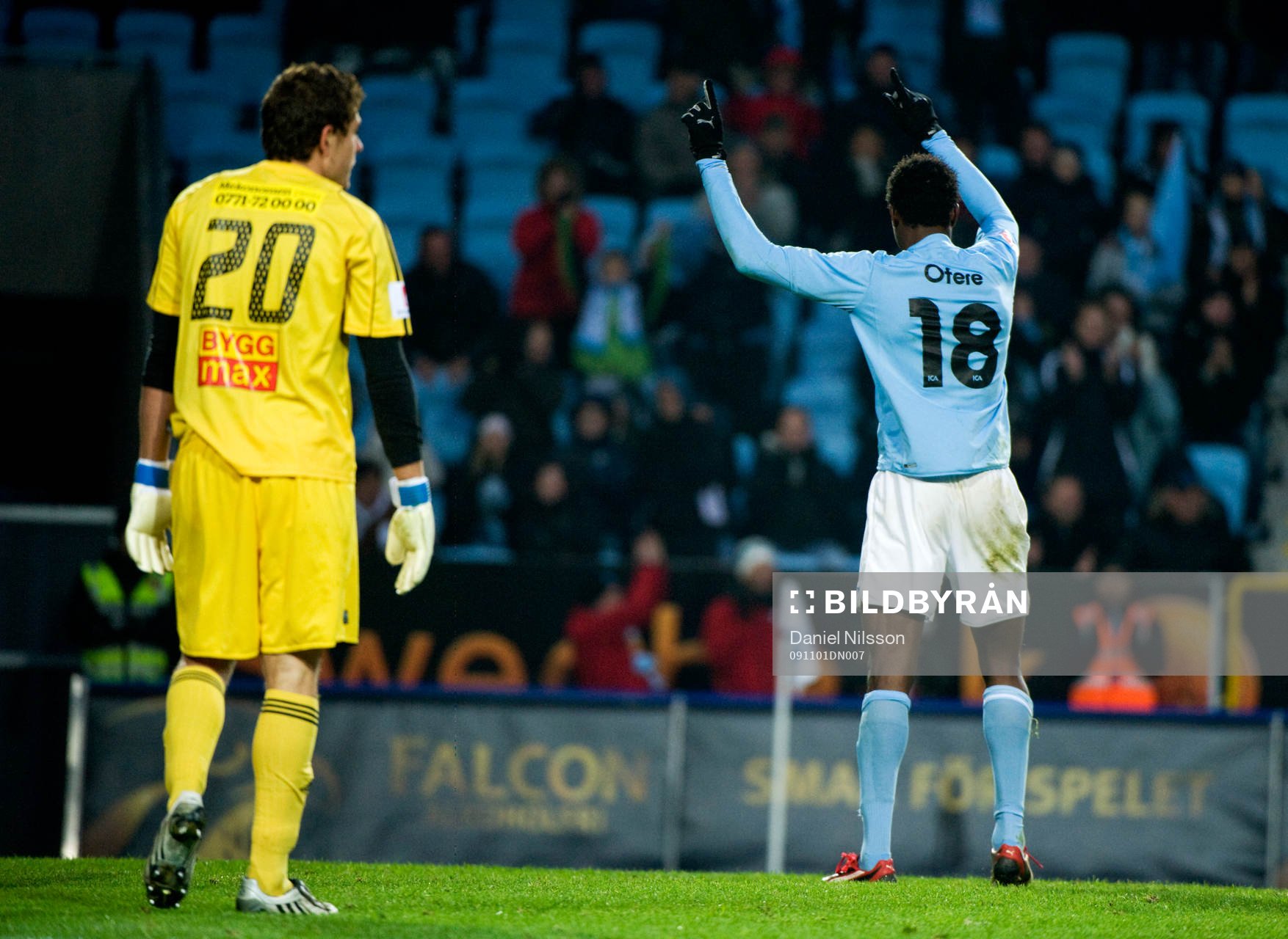 Edward Ofere, Malmö har gjort 1-0. Jubel. Kristoffer