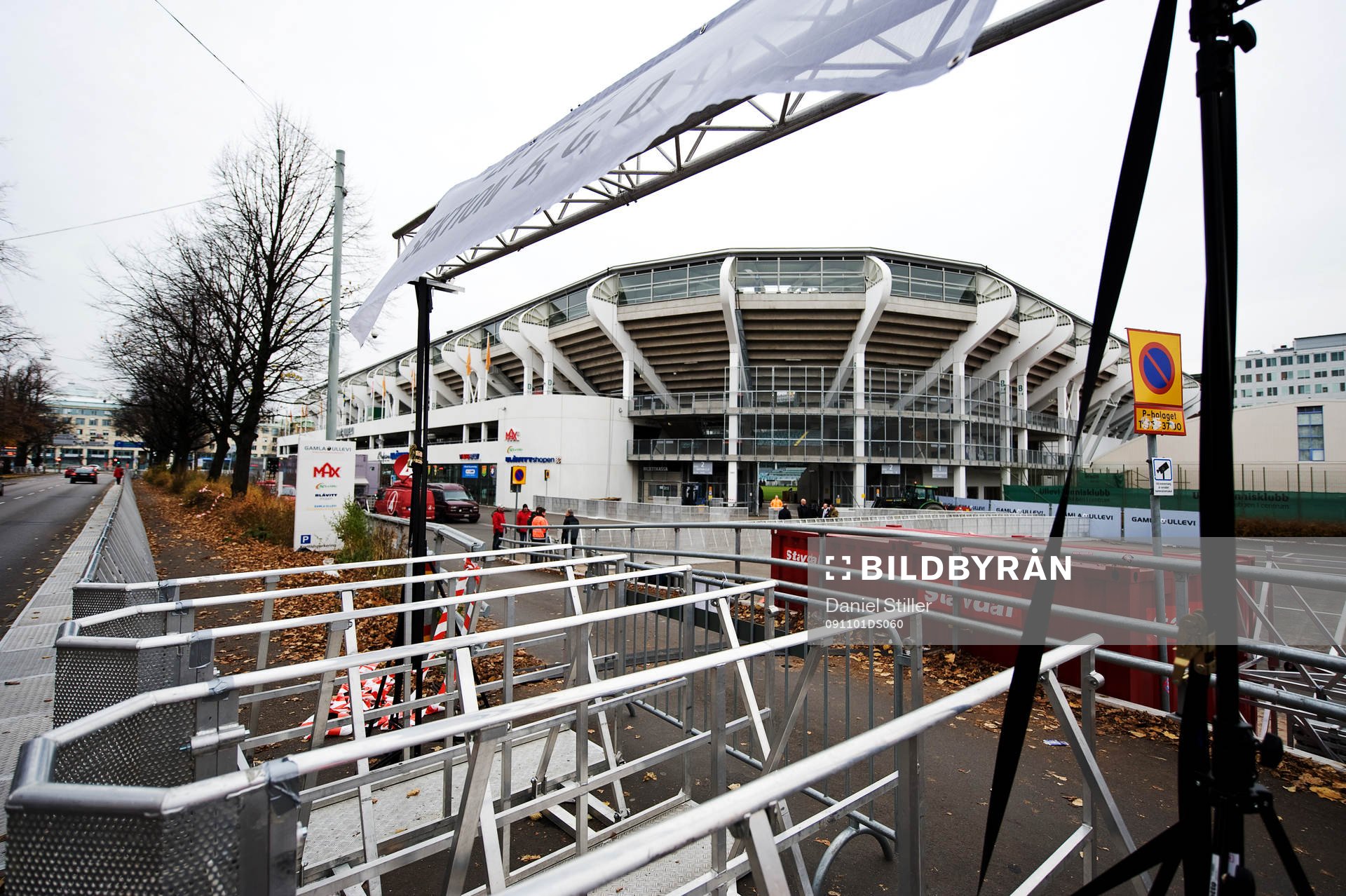 Gamla Ullevi,  4 timmar innan matchstart. Entre