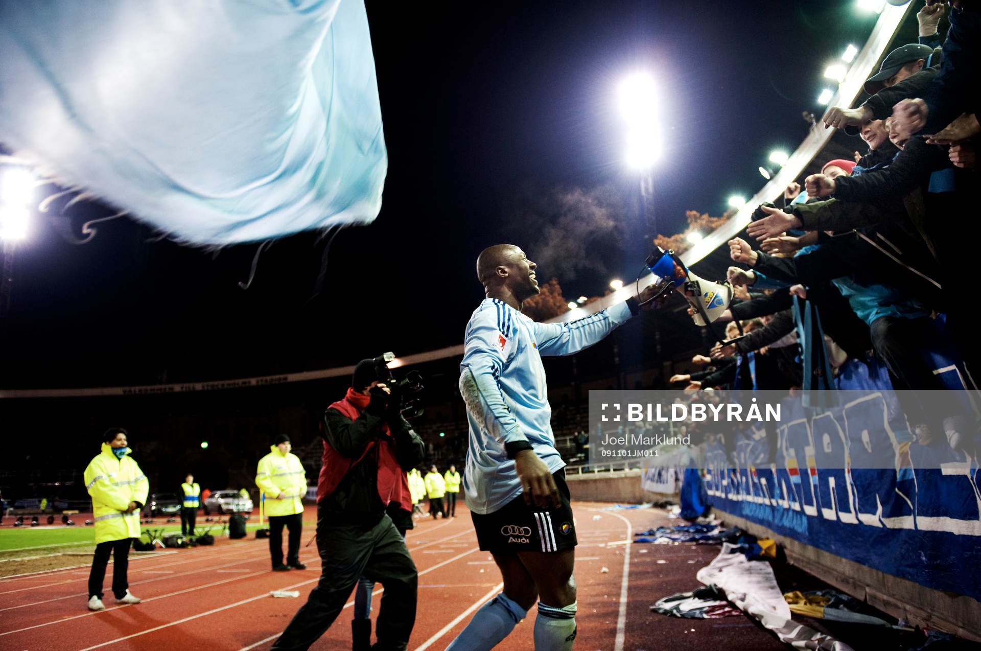 Pa Dembo Touray, målvakt, Djurgården, tackar fansen