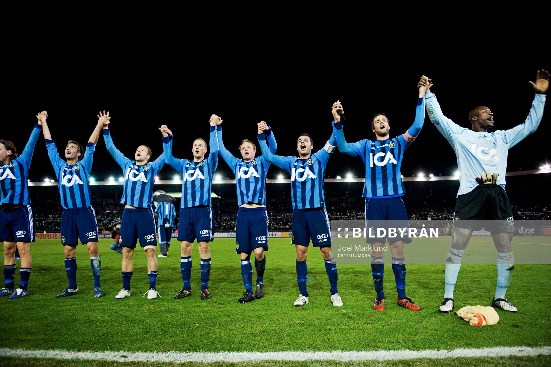 Djurgården-spelarna tackar publiken