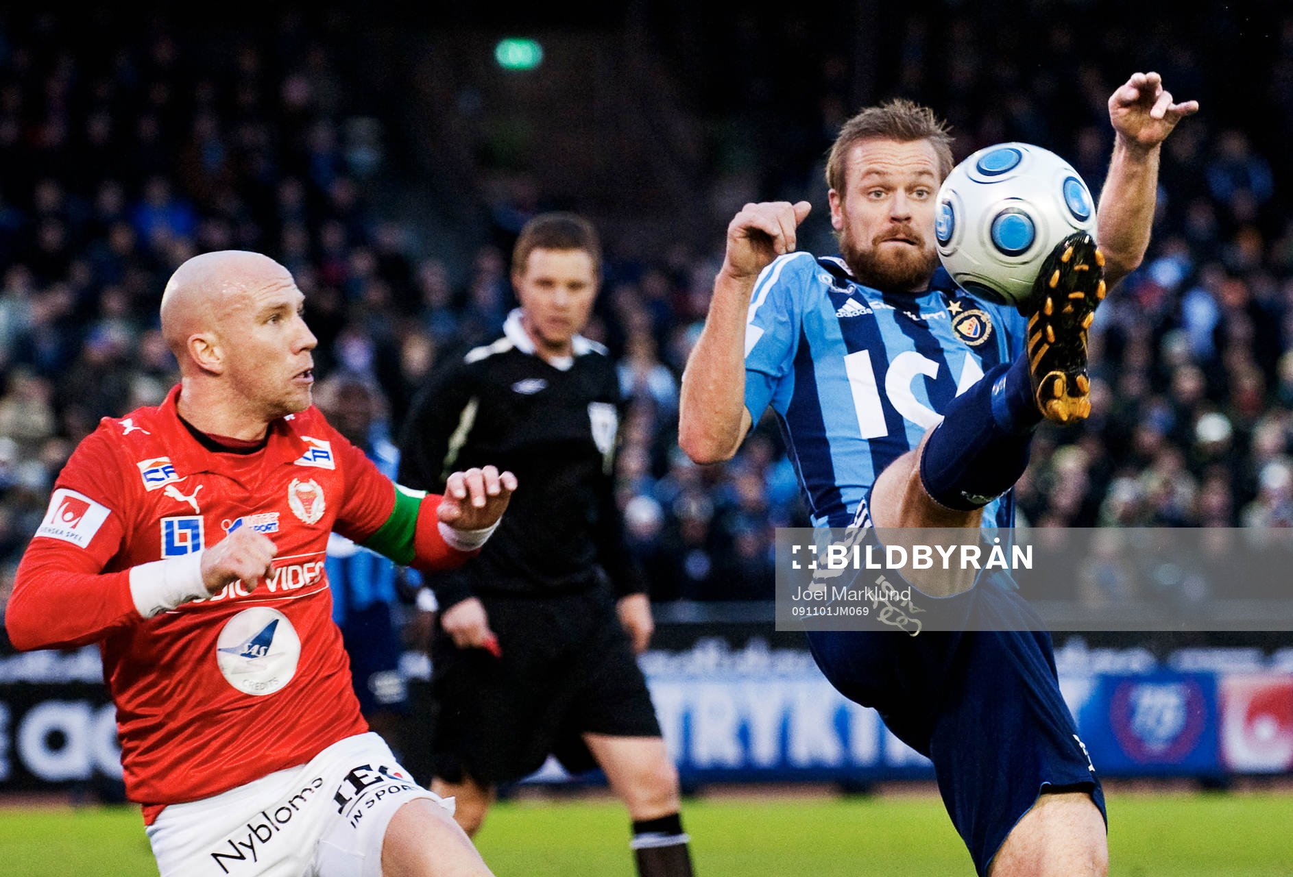 Henrik Rydström, Kalmar, ser på när Mattias Jonson,