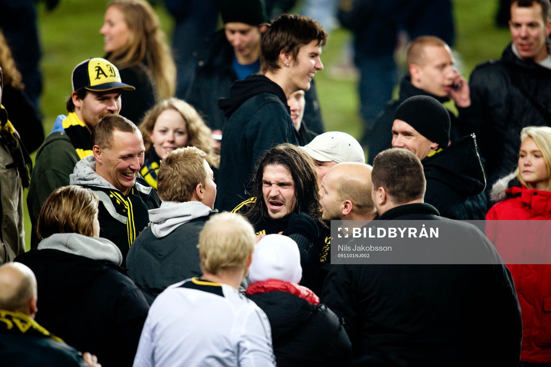  Kaos på innerplan, stormning, SM-guld, jubel, Bojan Djordjic.