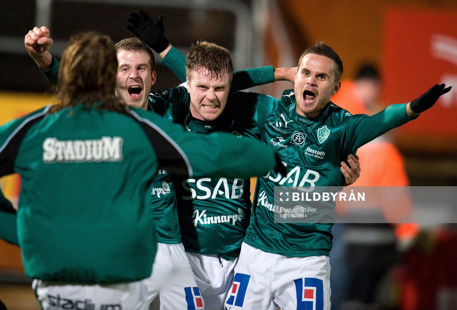 Johan Persson, Fredrik Jansson och Niklas Forslund jubel