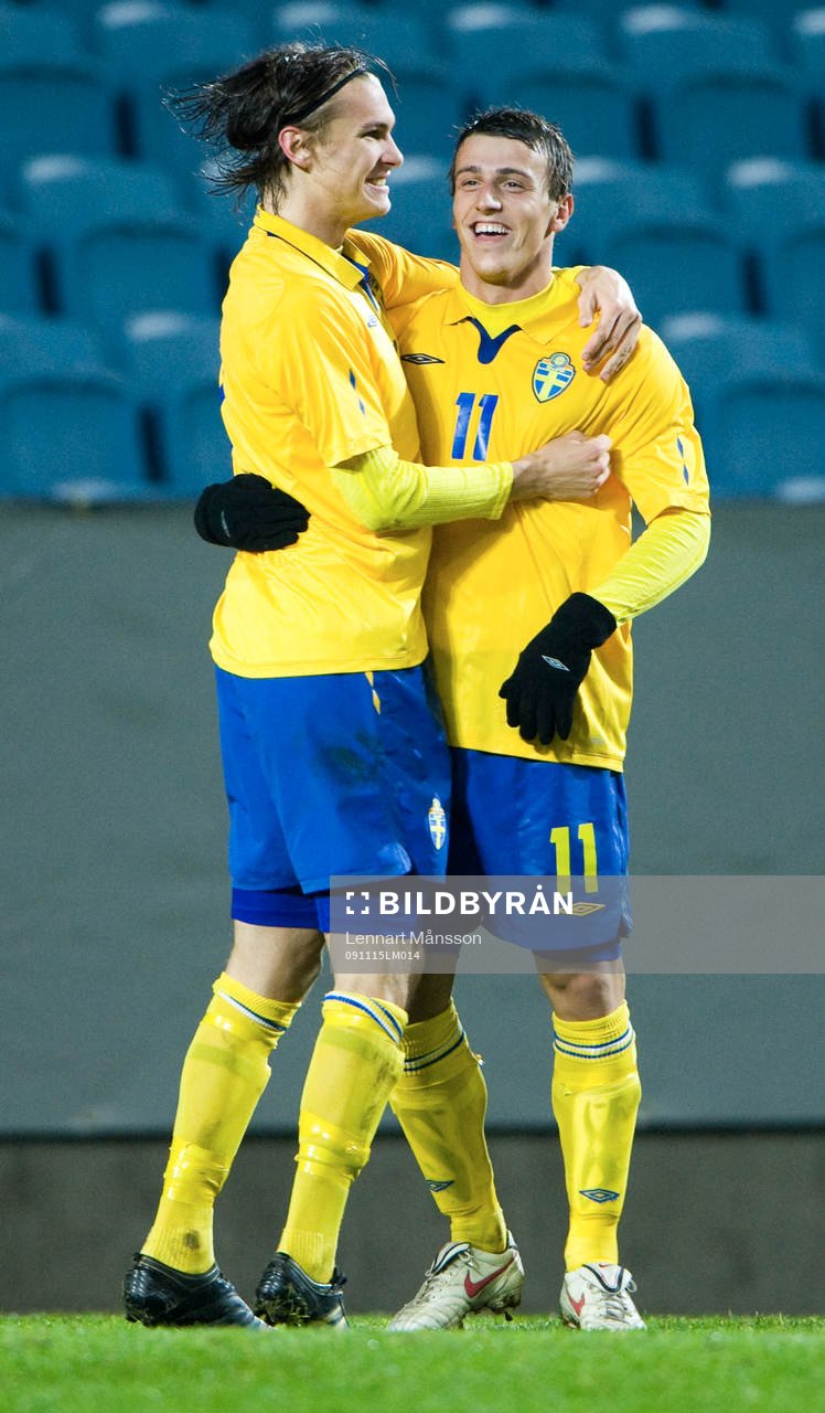  Albin Ekdal och Erton Fejzullahu, de svenska målskyttarna jublar tillsammans. Jubel, glädje.