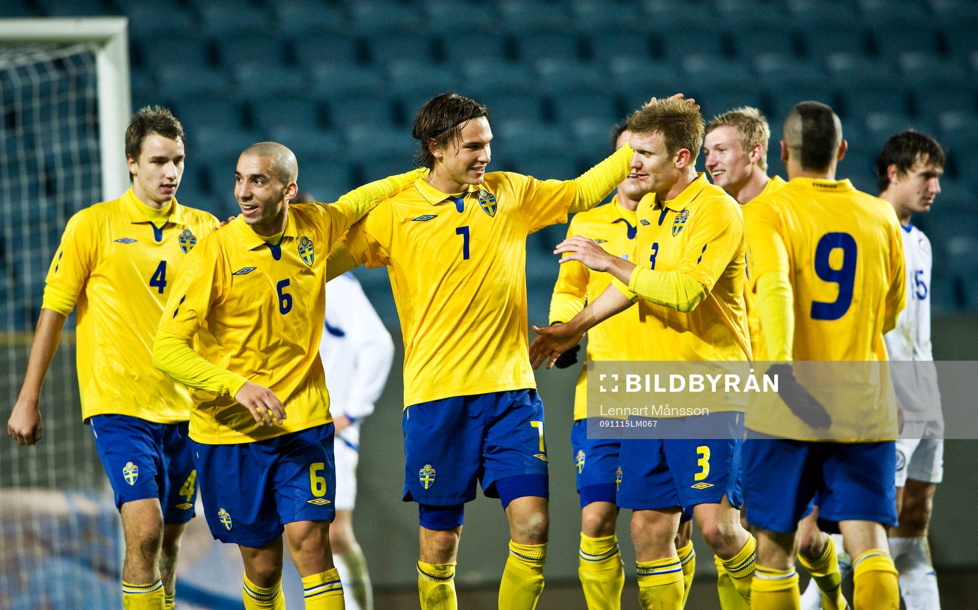 Albin Ekdal grinar illa