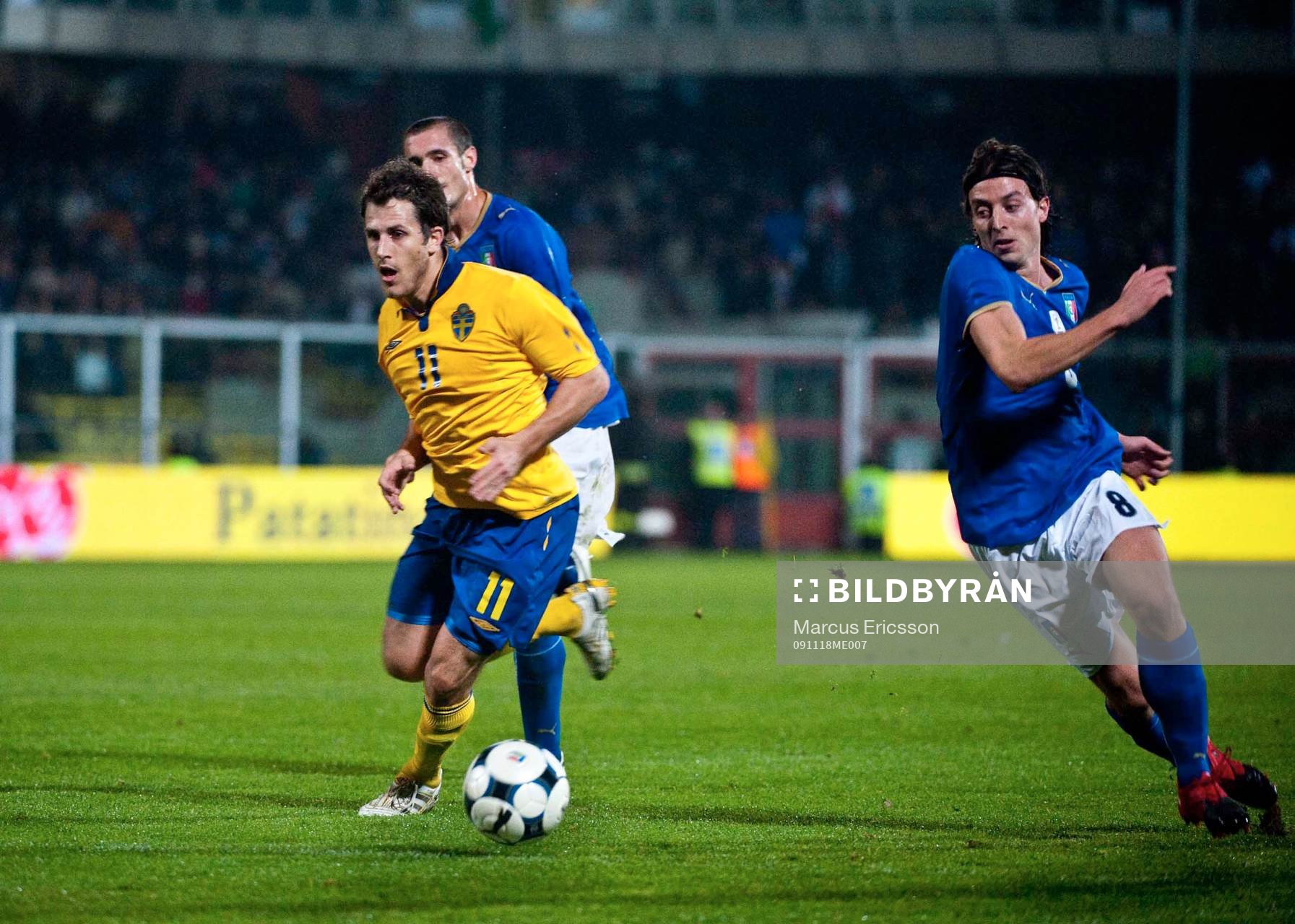 Tobias Hysen, Sverige tar sig förbi Montolivo, Italien