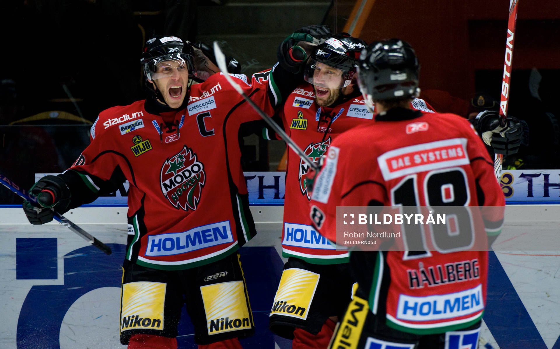 Peter Forsberg, Modo jubel med Per Svartvadet och Per