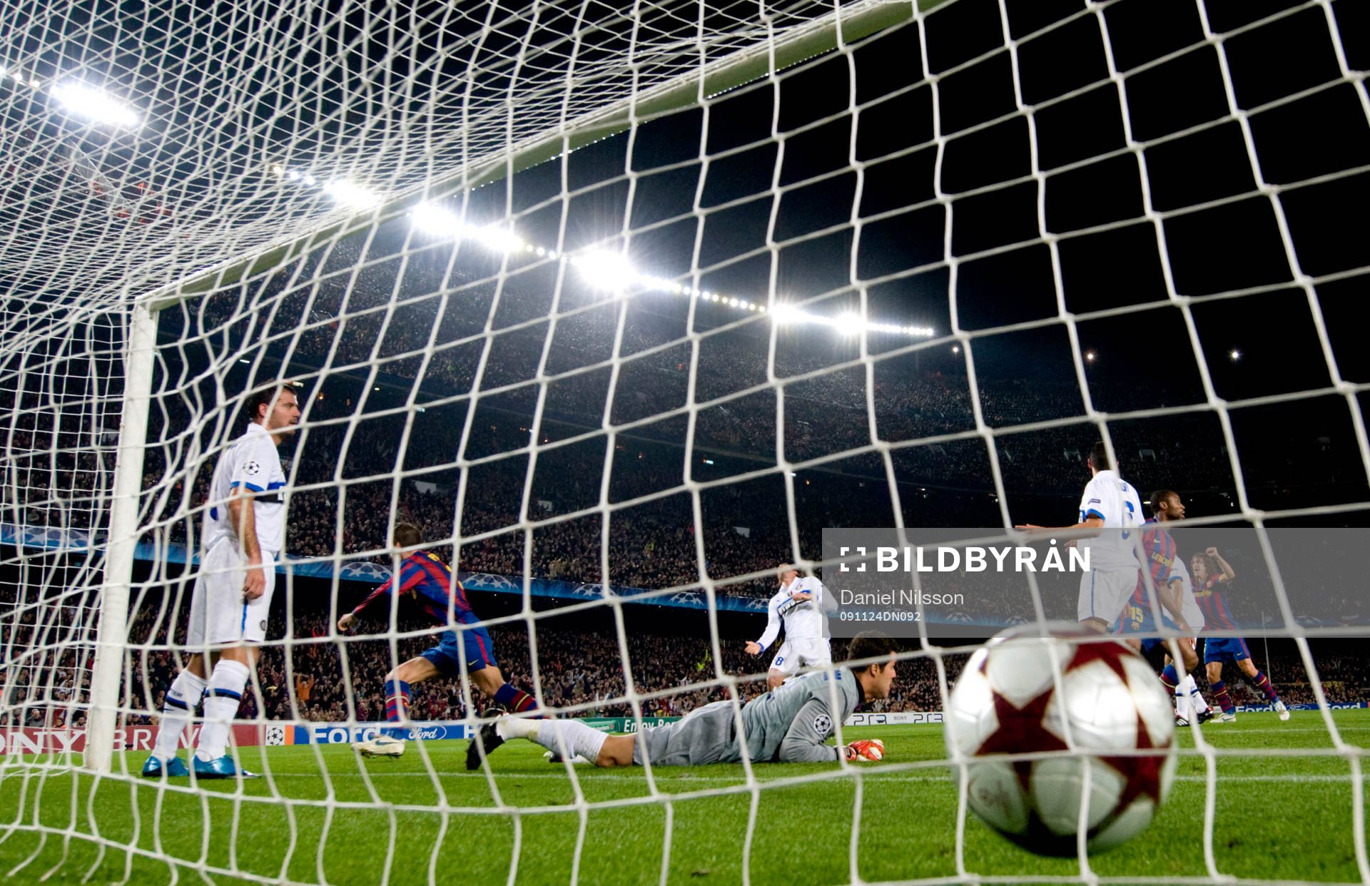 Gerard Pique, Barcelona gjorde 1-0 bakom Julio Cesar,