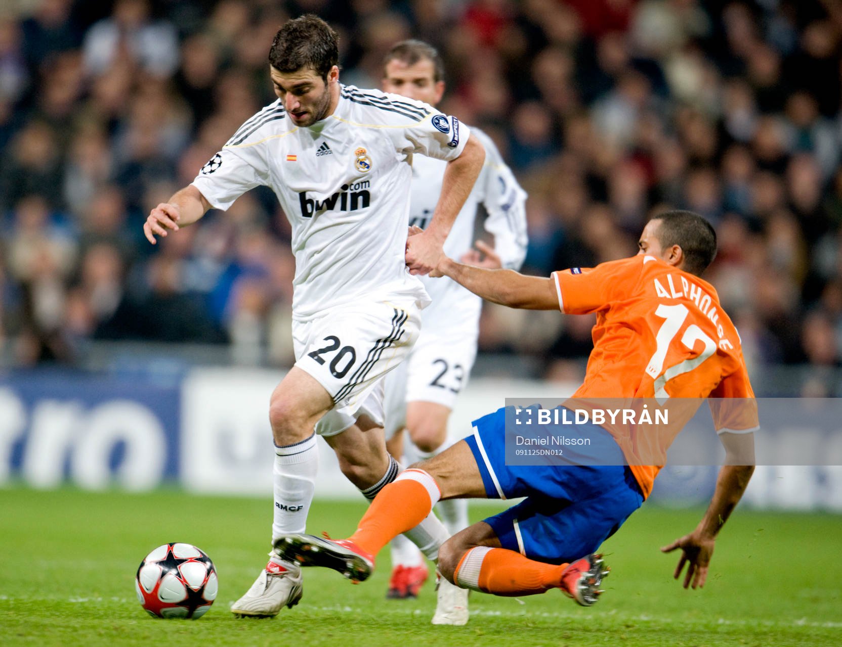 Gonzalo Higuain, Madrid och Alexandre Alphonse, Zurich
