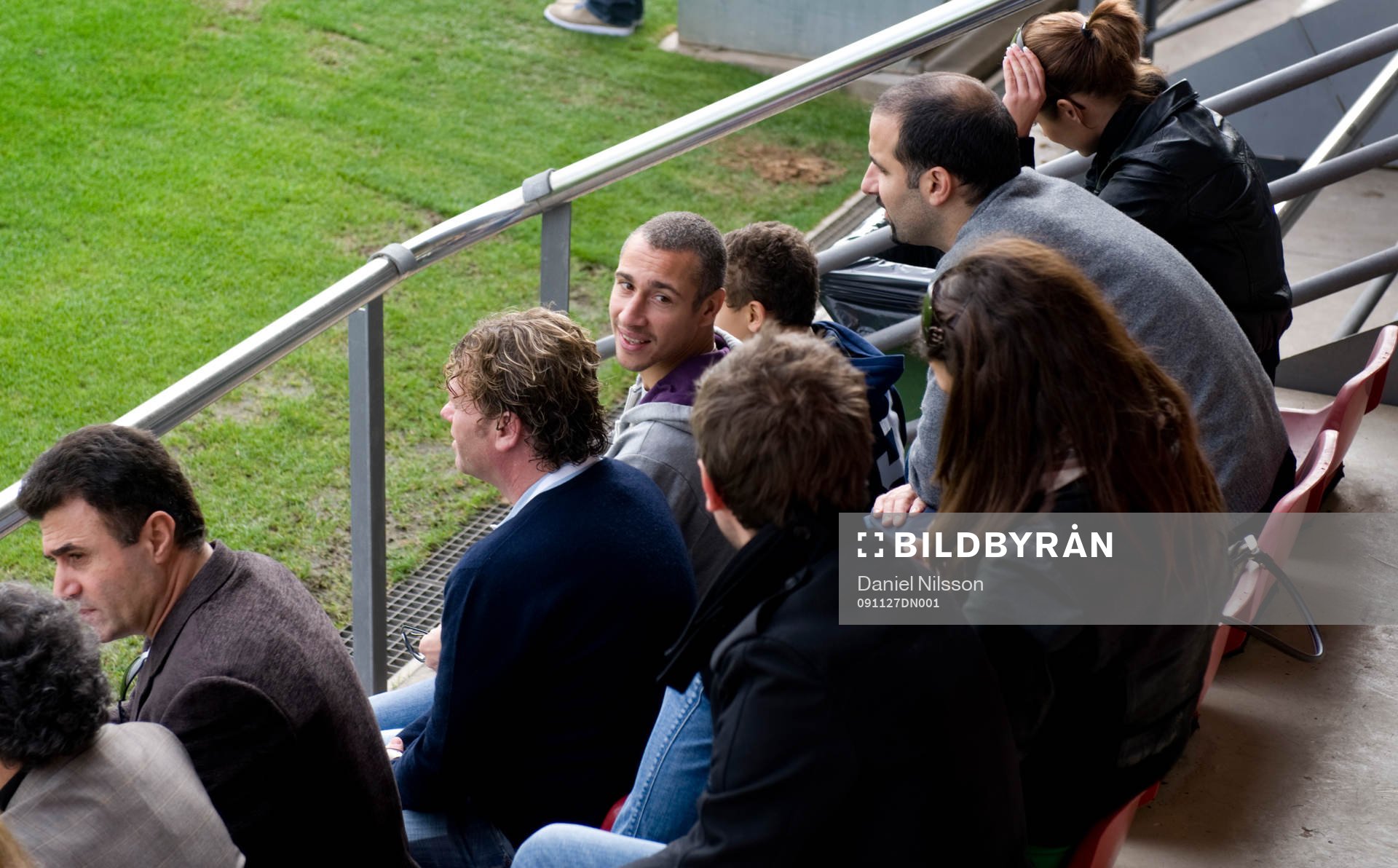Henrik Larsson besökte barcelonas anläggning och satt och