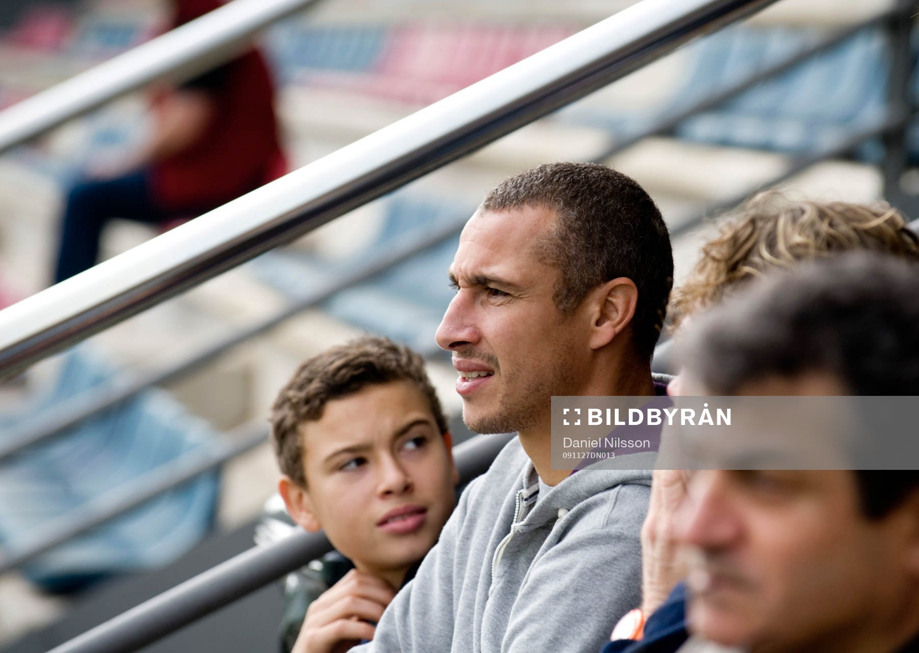 Henrik Larsson besökte barcelonas anläggning och satt och