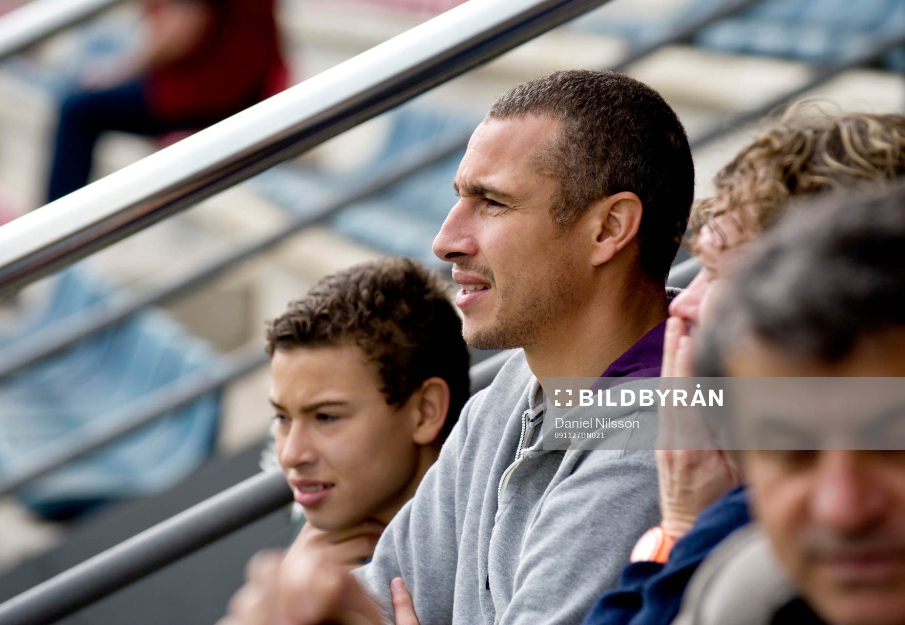 Henrik Larsson besökte barcelonas anläggning och satt och