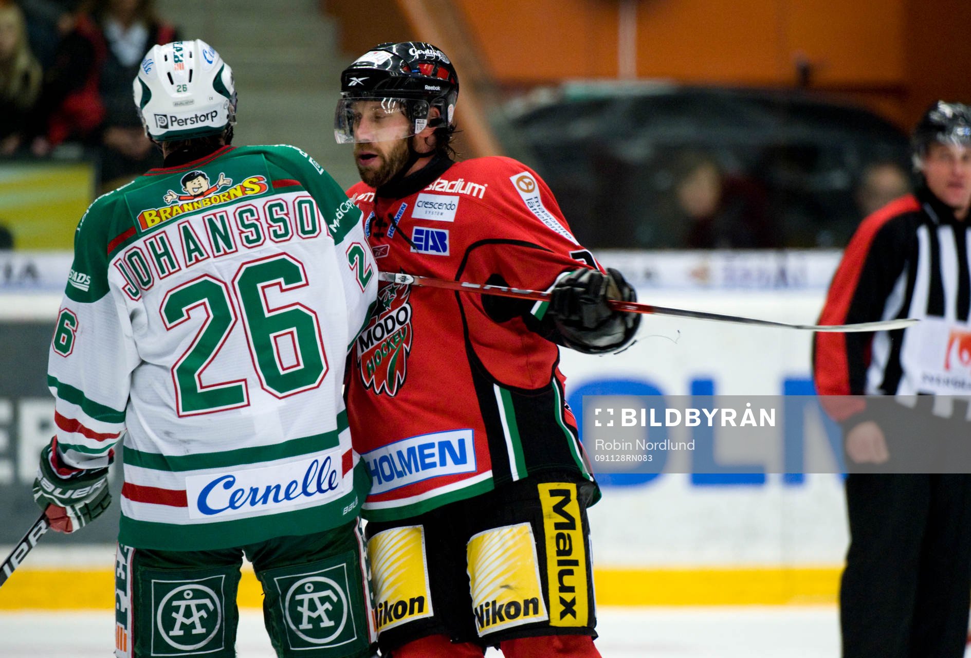Peter Forsberg, Modo trycker till Jakob Johansson, Rögle