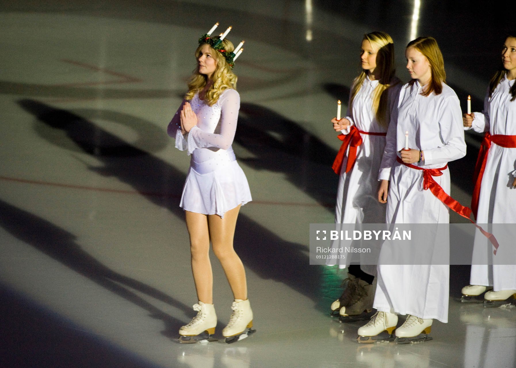 Konståkningslucia i pausen. Lucia