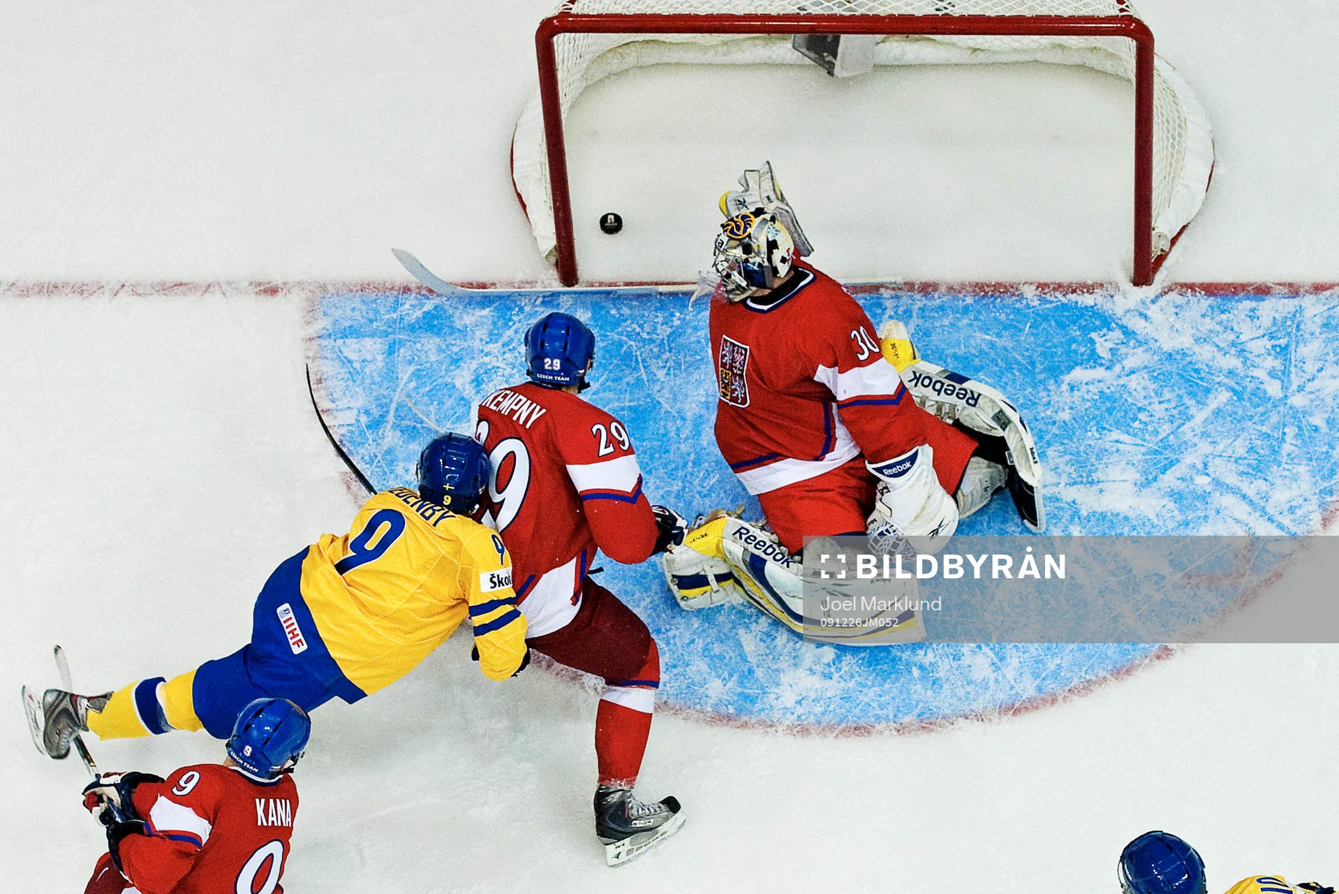 Mattias Tedenby, Sverige, trycker in 0-3 bakom Jakub