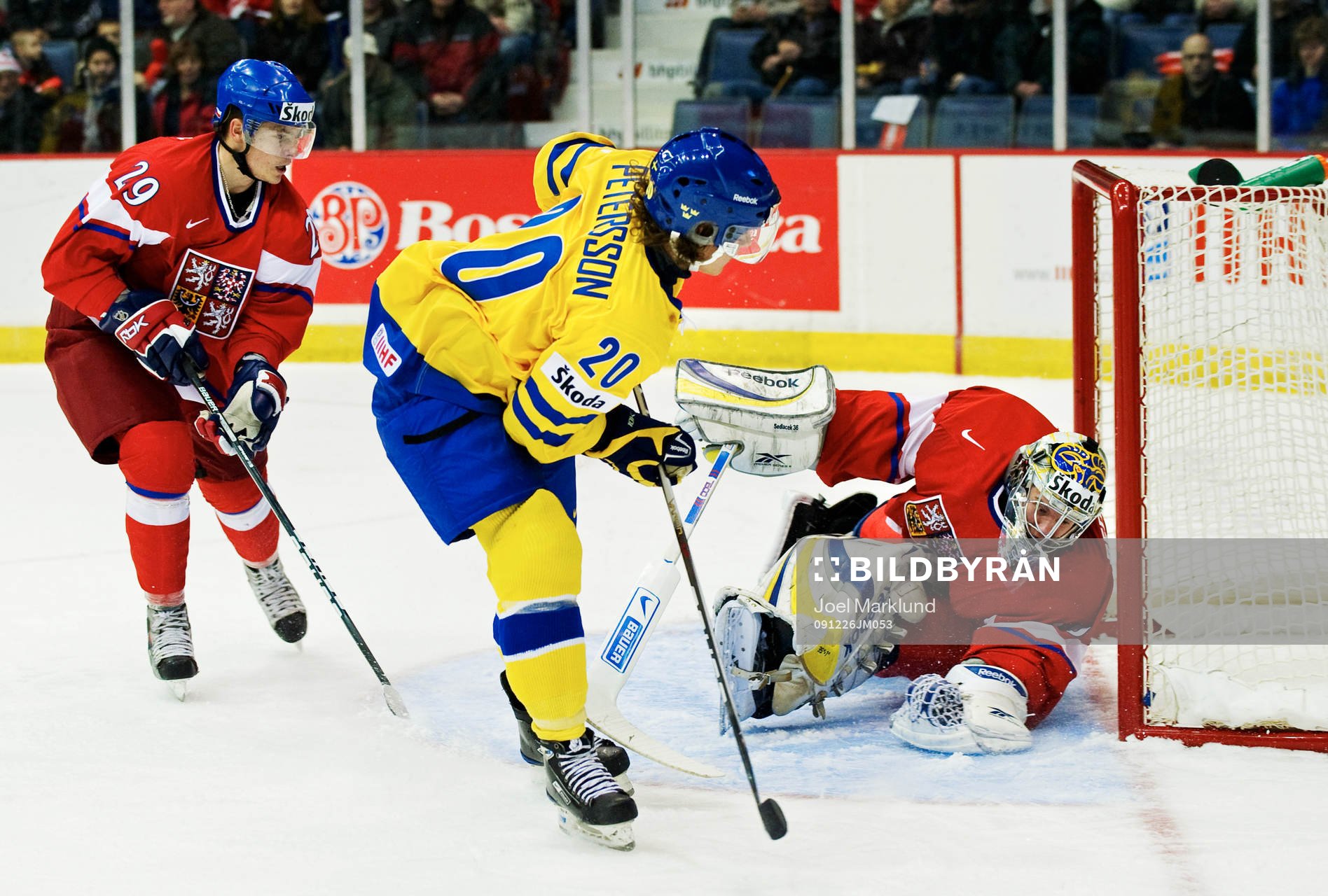 André Petersson, Sverige, gör 0-1 bakom Jakub Sedlacek,
