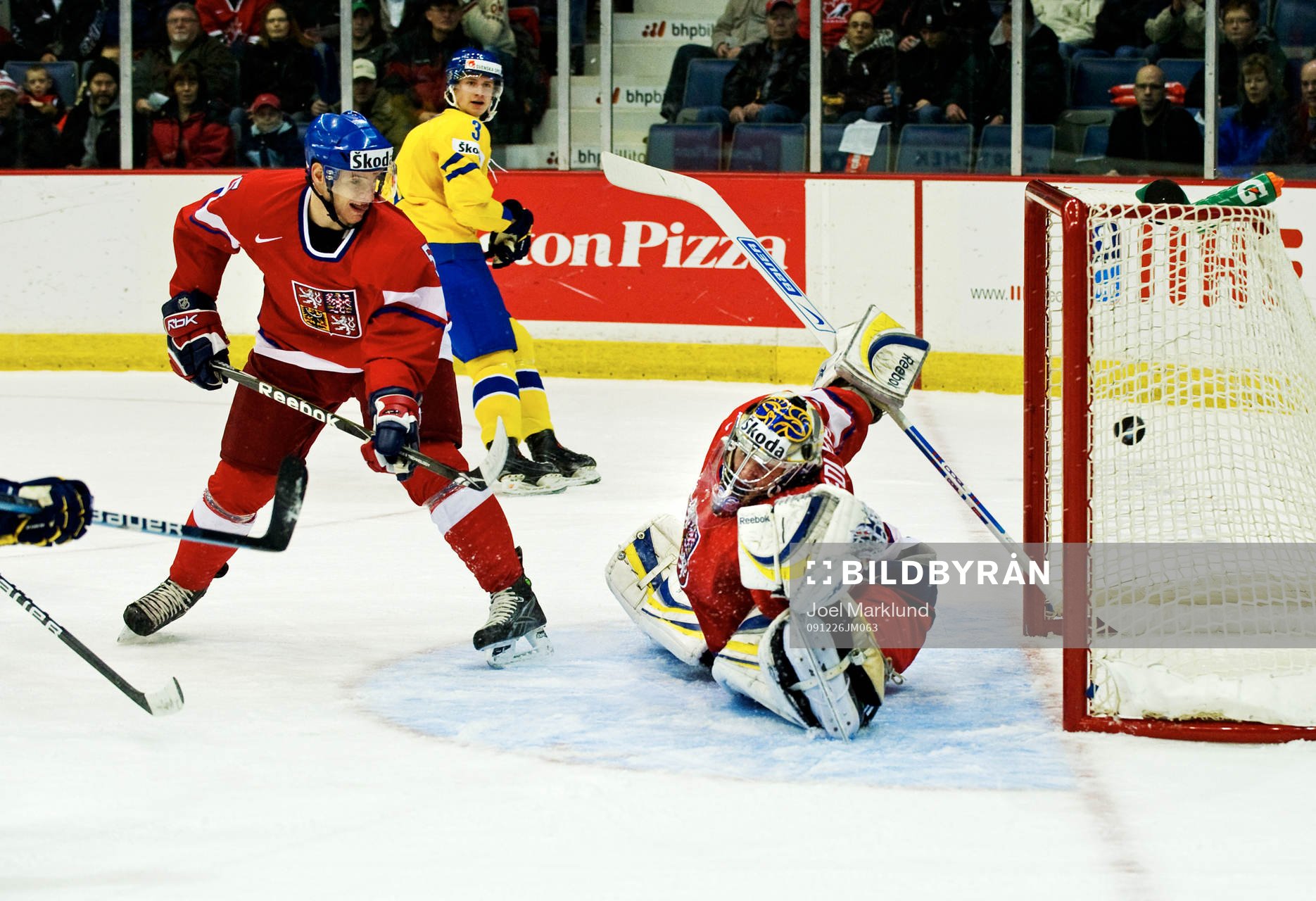 Jakub Sedlacek, målvakt, Tjeckien, släpper in Anton