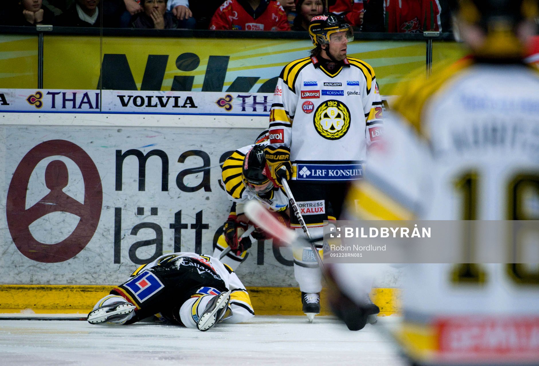 Mads Hansen, Brynäs krossar okbenet, skada