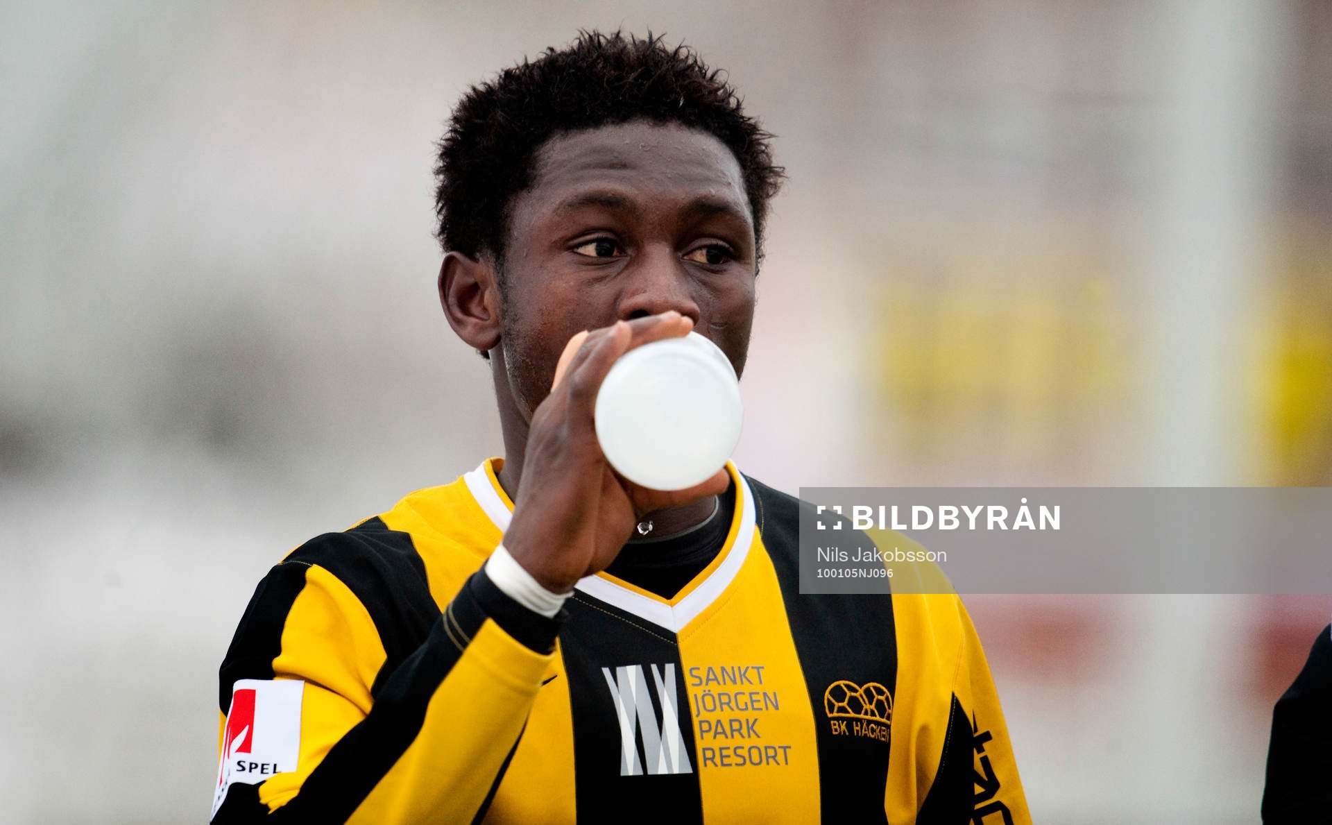 Abdul Majeed Waris, Häcken