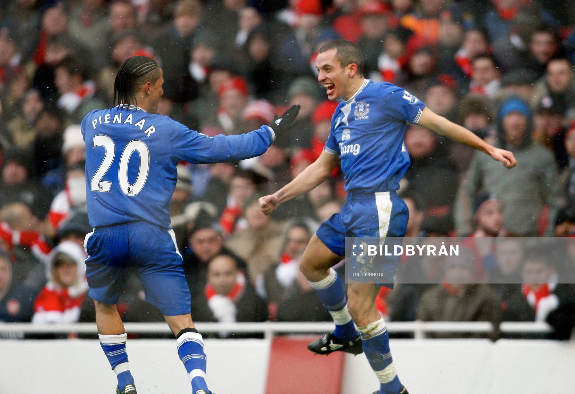 Leon Osman, glädje och jubel över första målet för