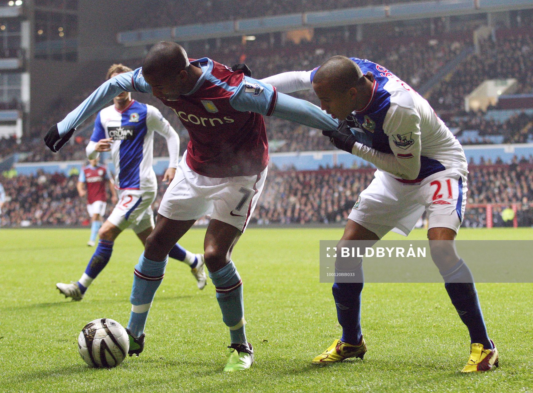  Martin Olsson, Blackburn och Ashley Young, Aston Villa.