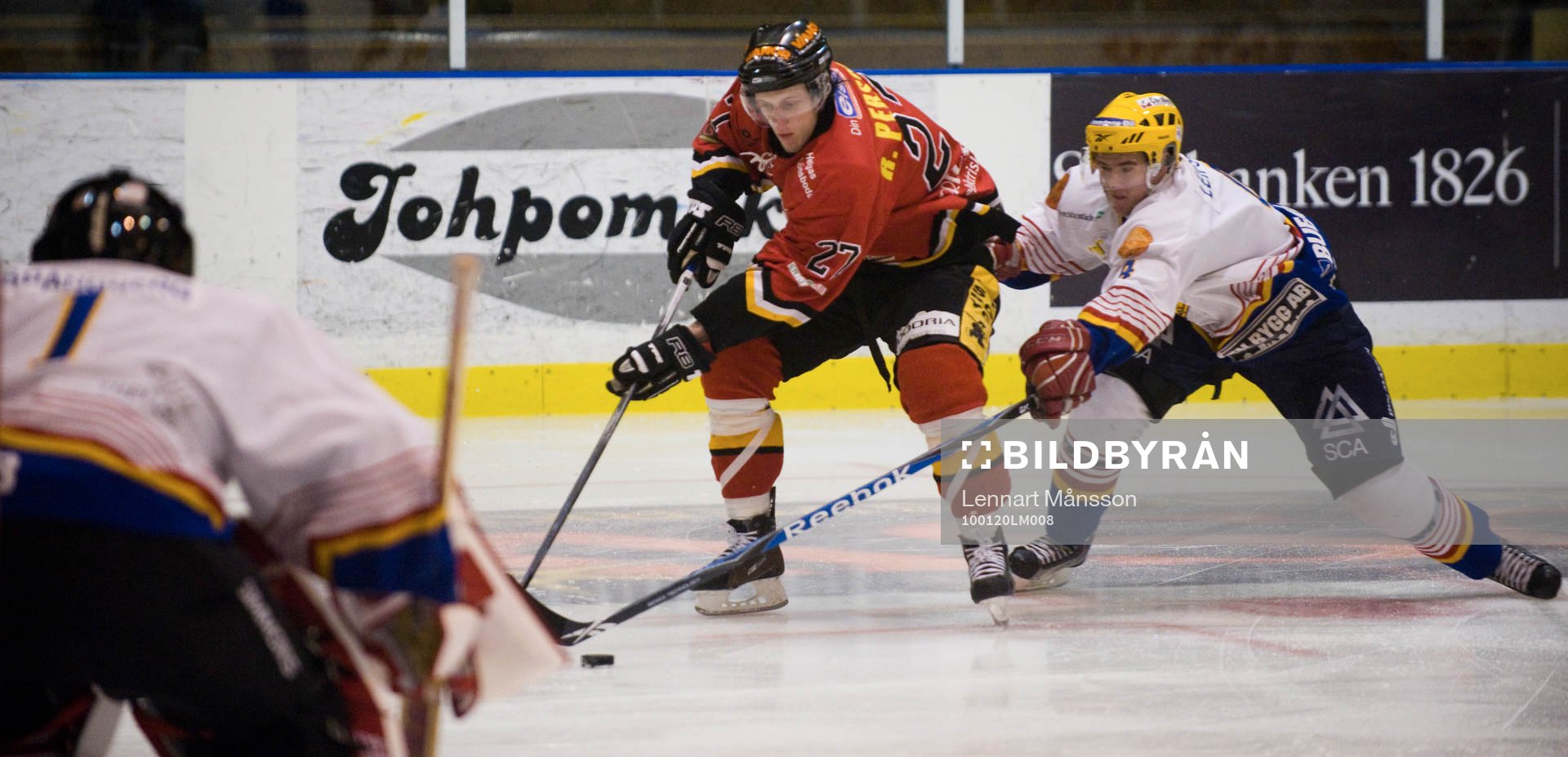 Robert Persson, Osby, bryter in framför Martin Spångberg