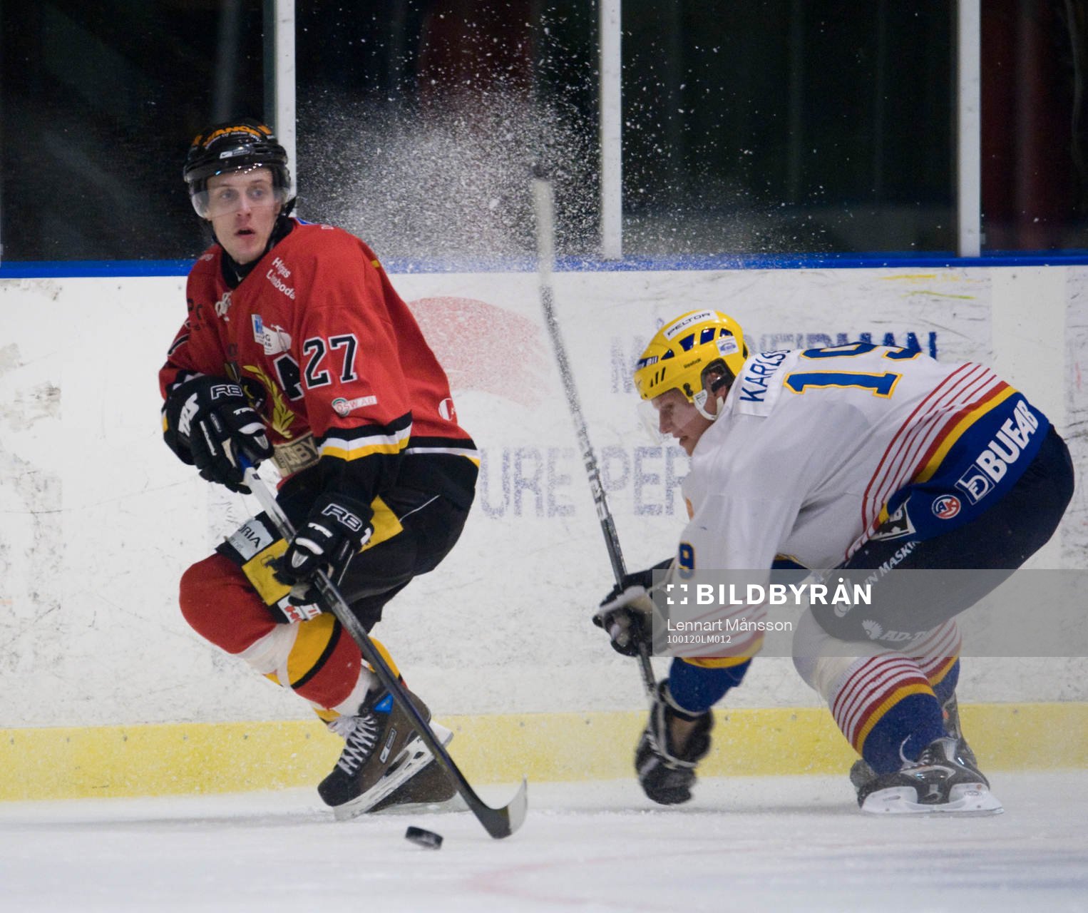 Robert Persson, Osby, lämnar Daniel Karlsson, Värnamo,