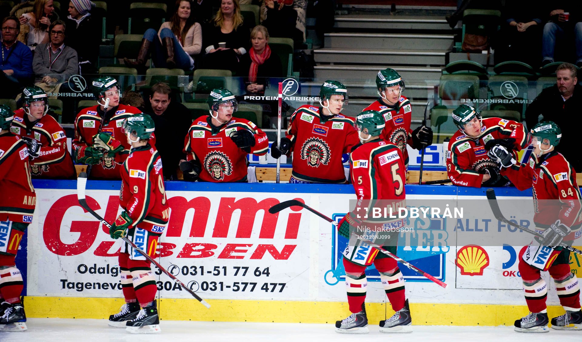 jubel i Frölundas bås, Frölunda