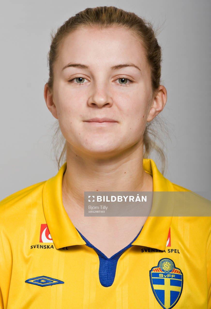 Emelie Lövgren, Sverige
