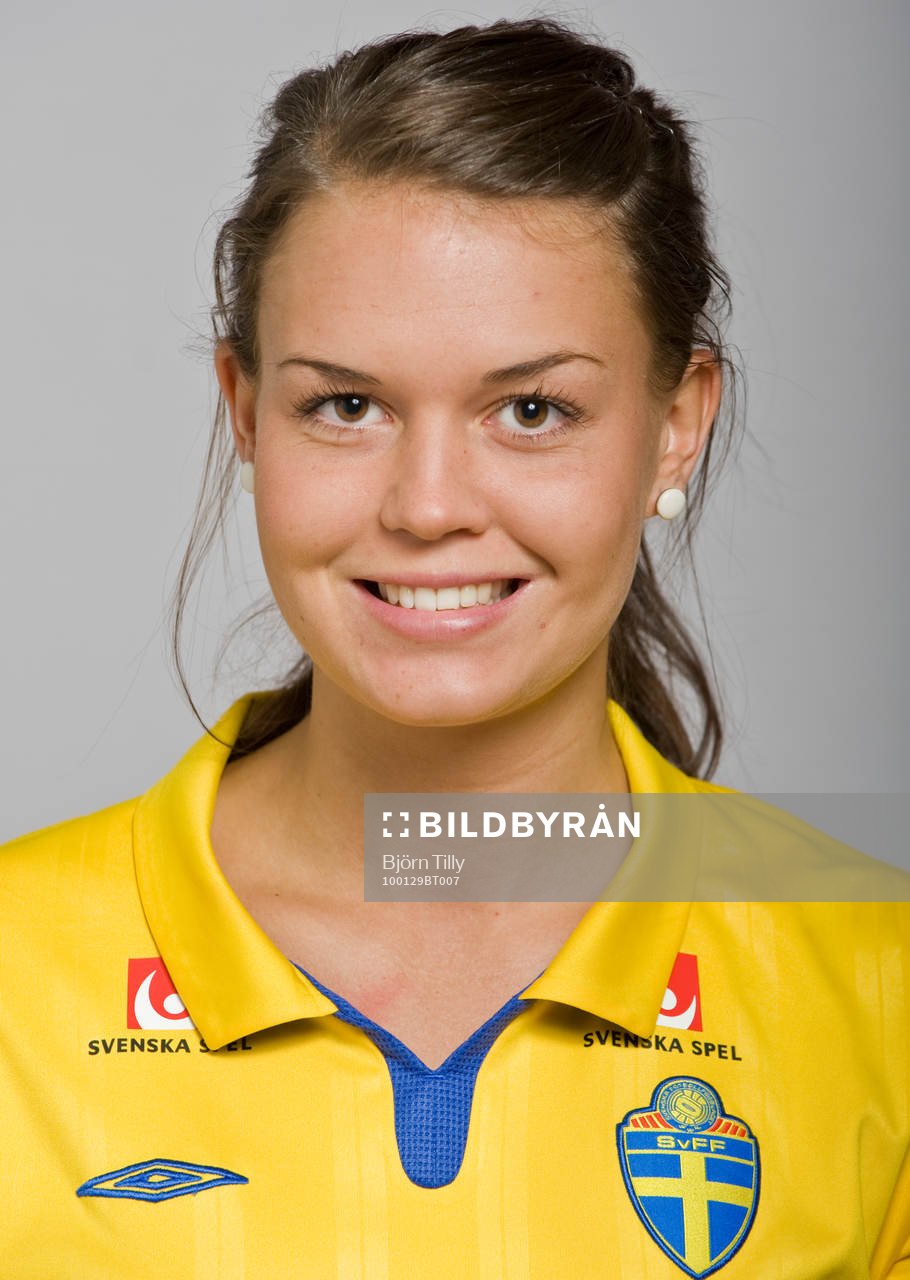 Emilia  Appelquist, Sverige