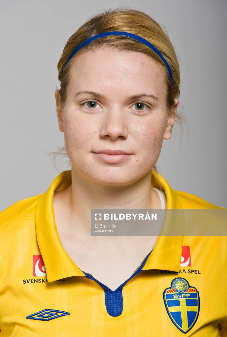 Alexandra Höglund, Sverige