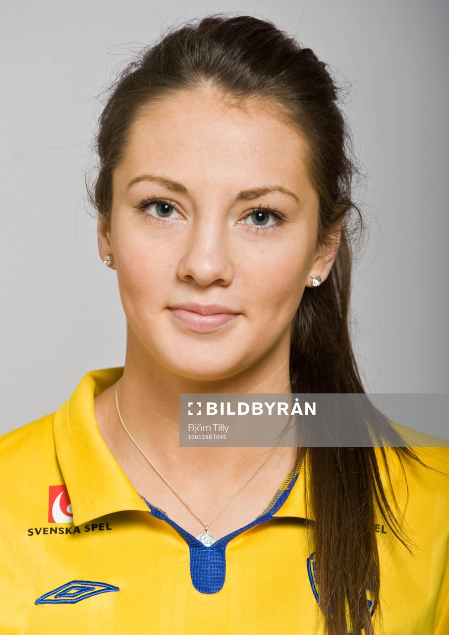 Helen Eke, Sverige