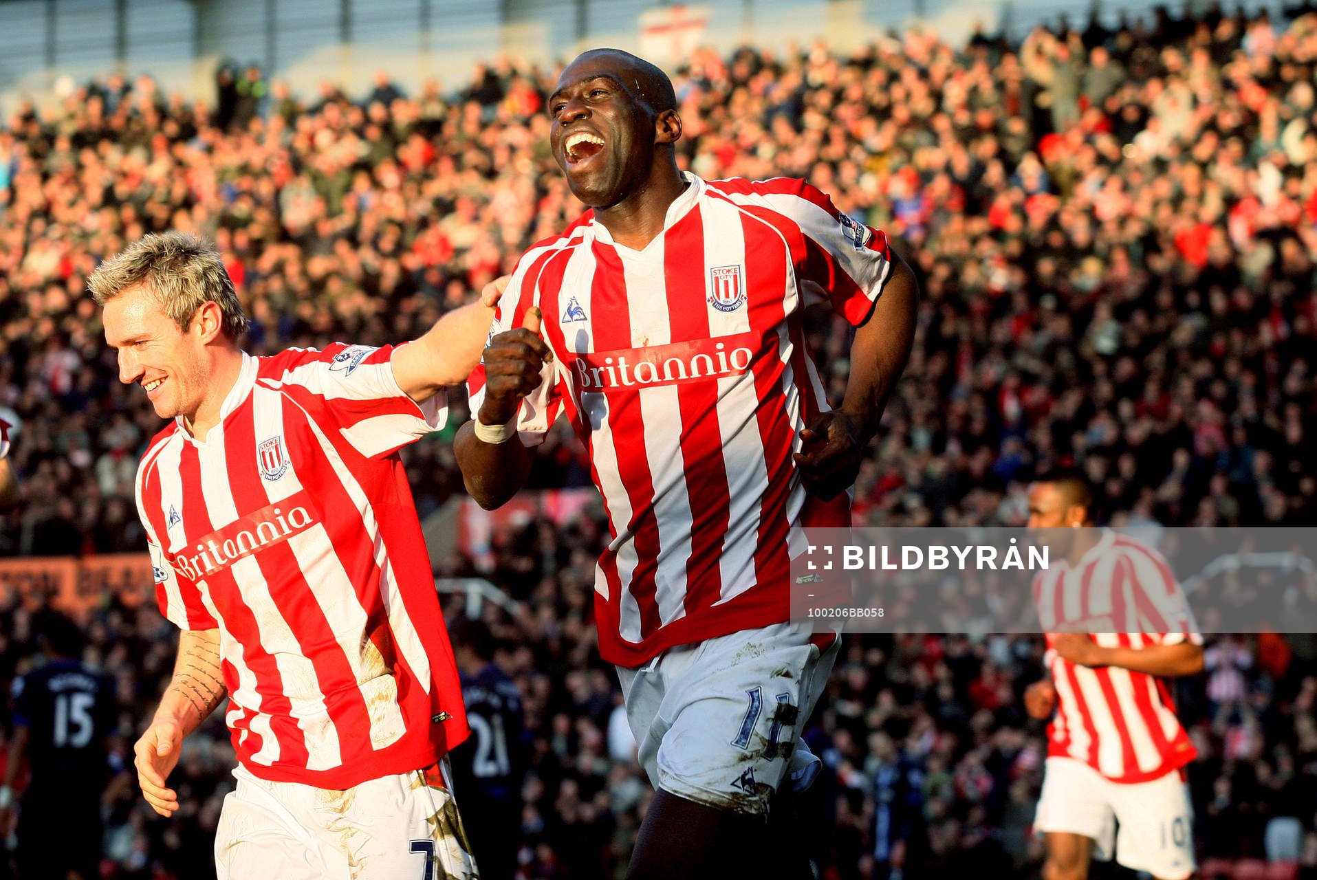 Liam Lawrence och Mamady Sidibe, Stoke. (Jubel)