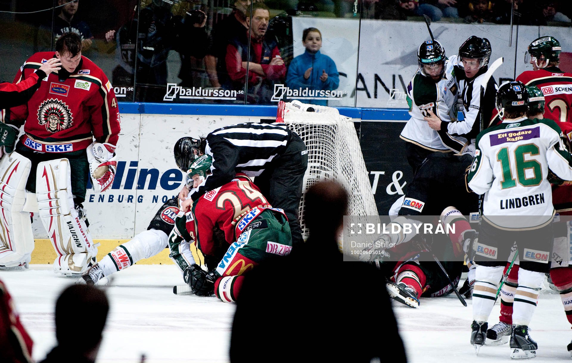 Slagsmål. Johan Andersson, Färjestad, Niklas Andersson,