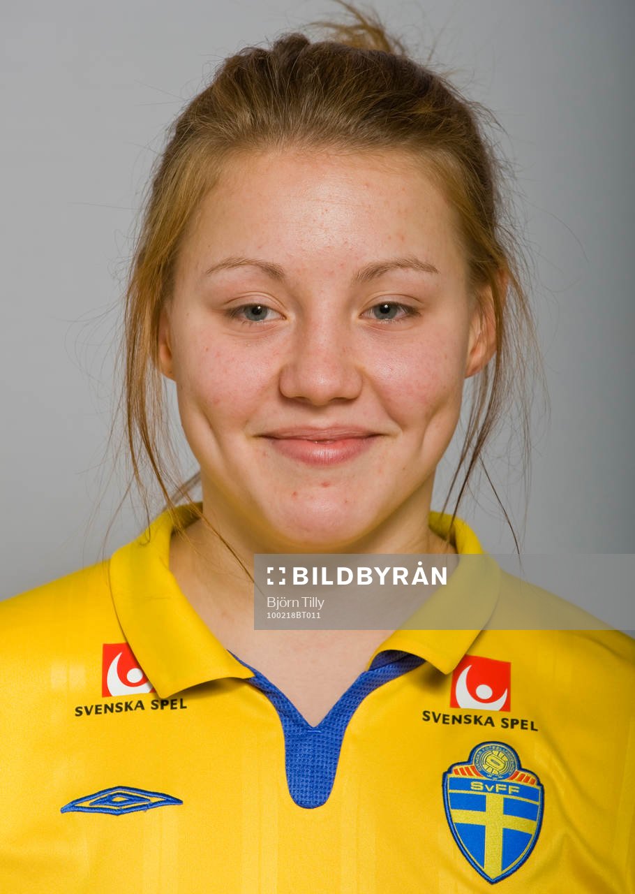 Julia Bruksås, Sverige