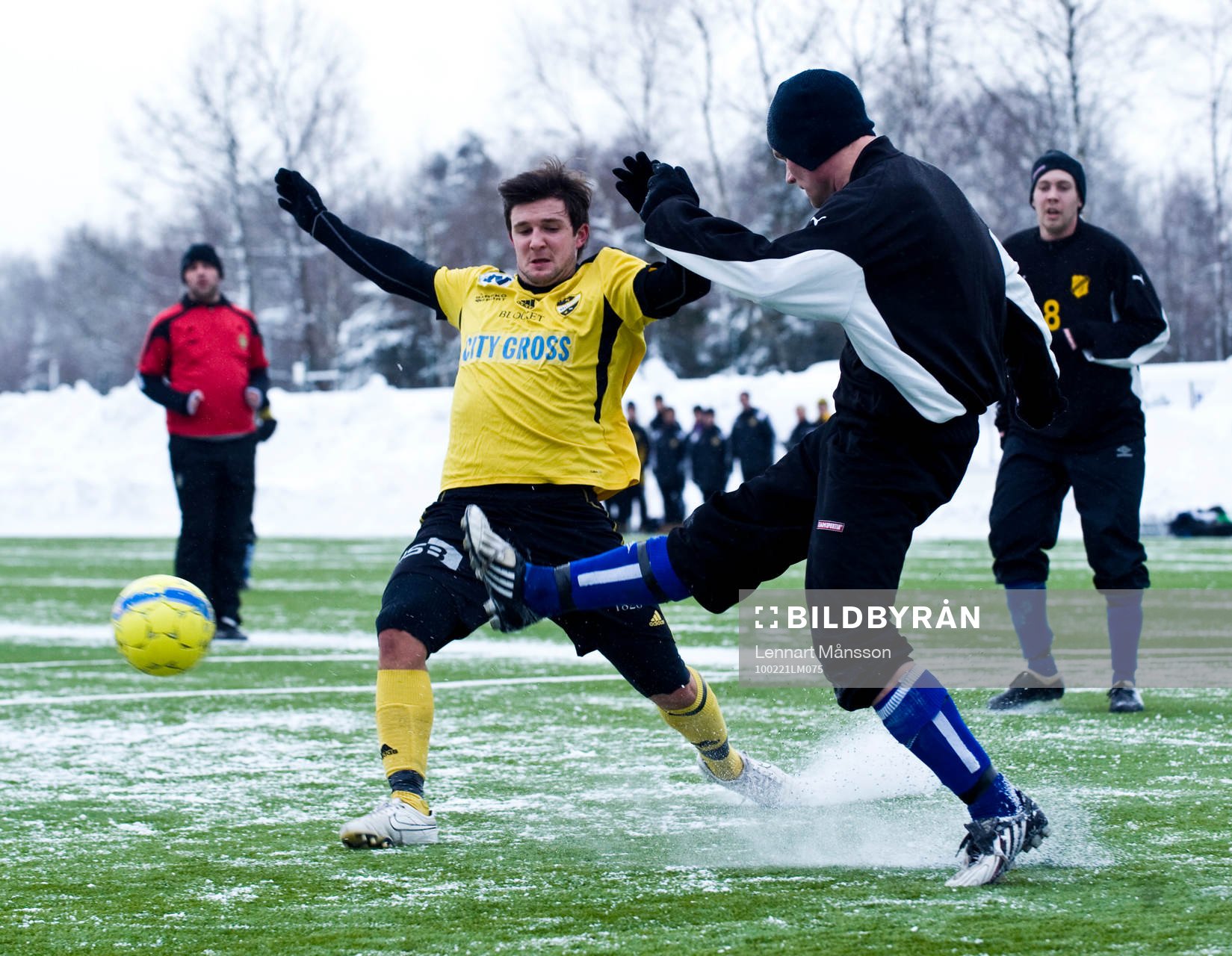 Konstgräs, snö på plan., snödrivor. Nicklas Andersson,